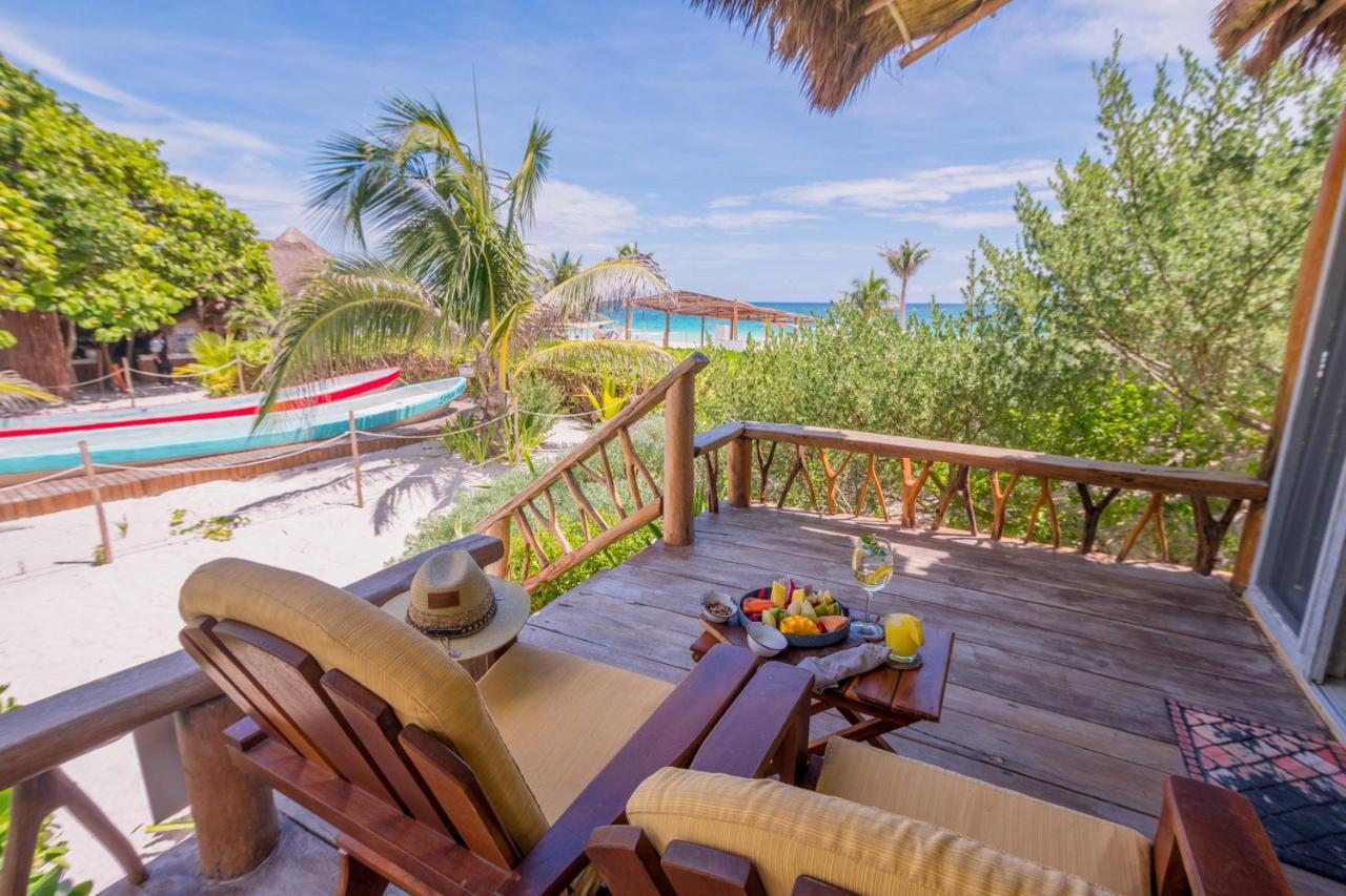Suite con cama extragrande y vistas al mar