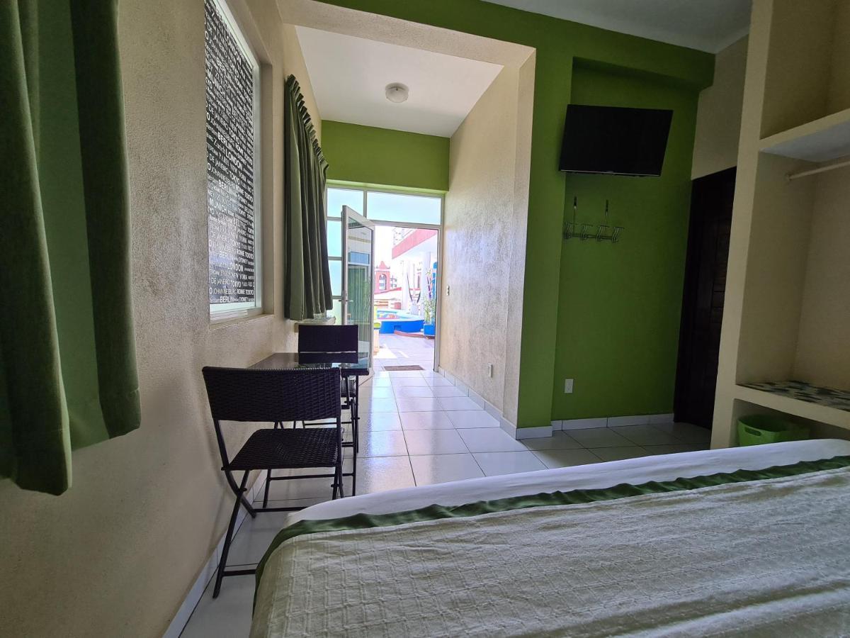 Habitación Doble con vistas a la piscina