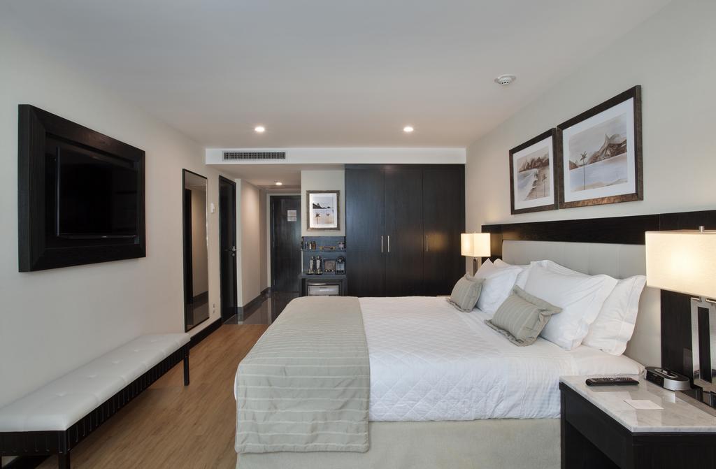 Superior Double Room with Partial Ocean View,113105295:JPEG