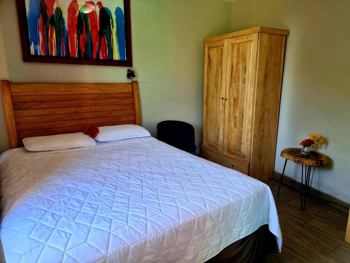 Suite,1149942958:JPEG