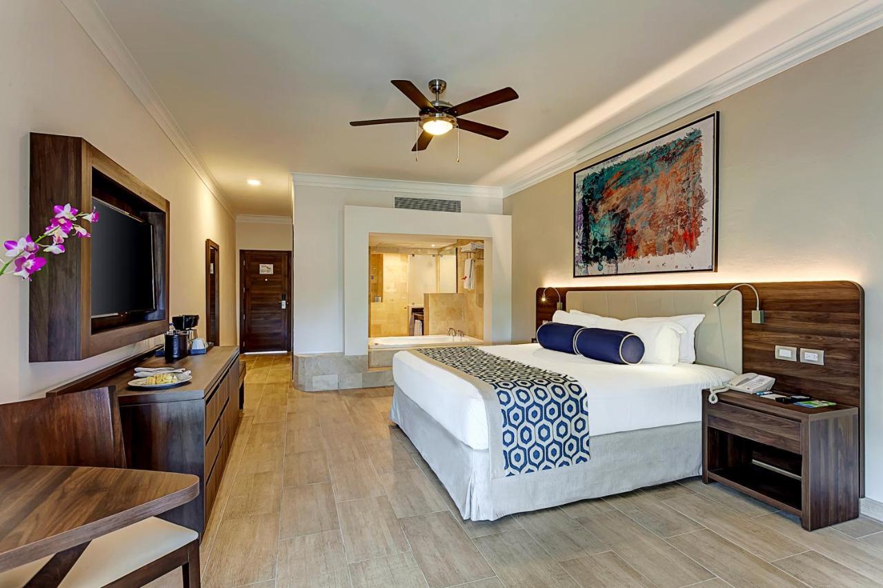 Suite Junior Diamond Club de lujo con bañera de hidromasaje