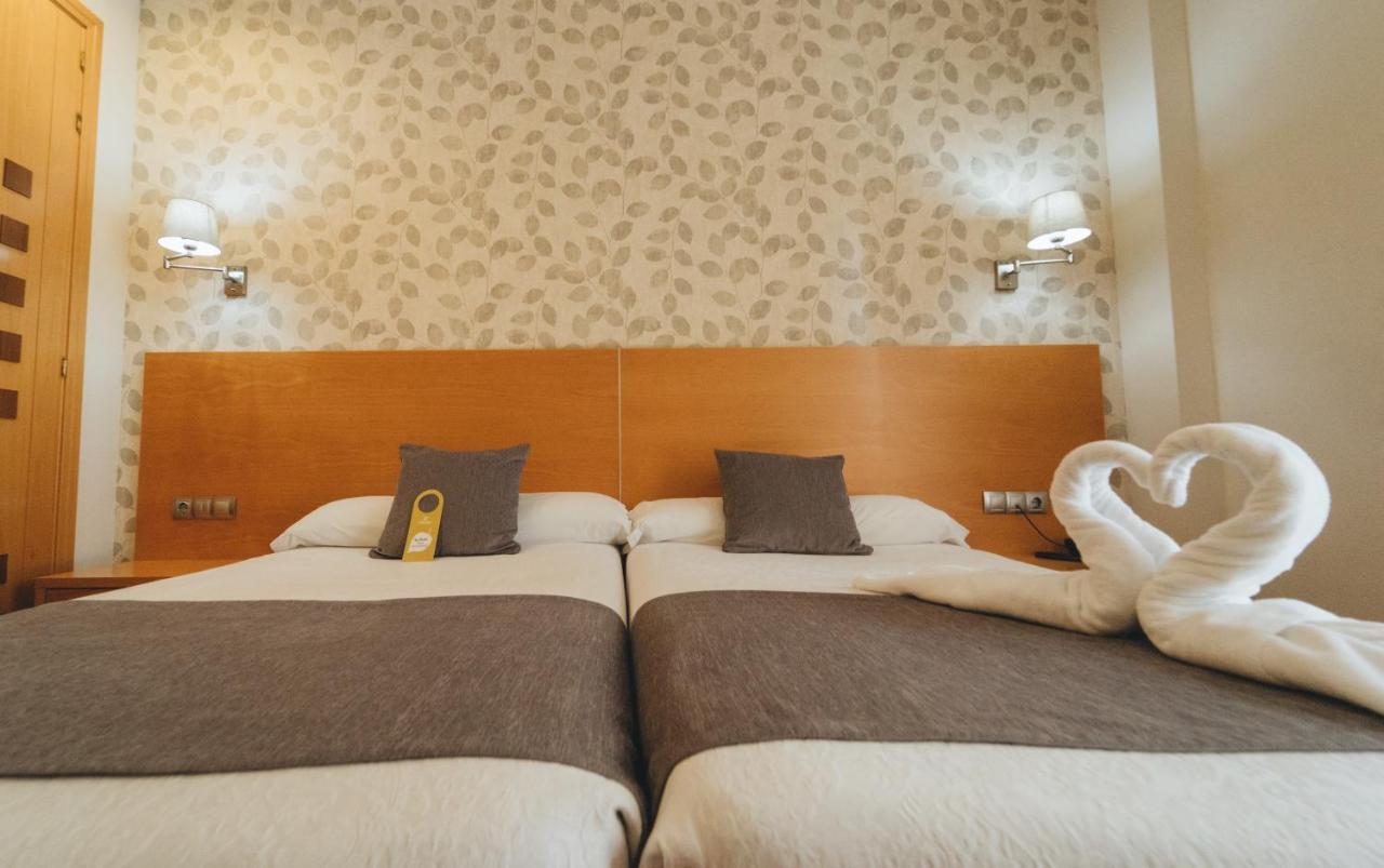 Twin Room,1226910821:JPEG