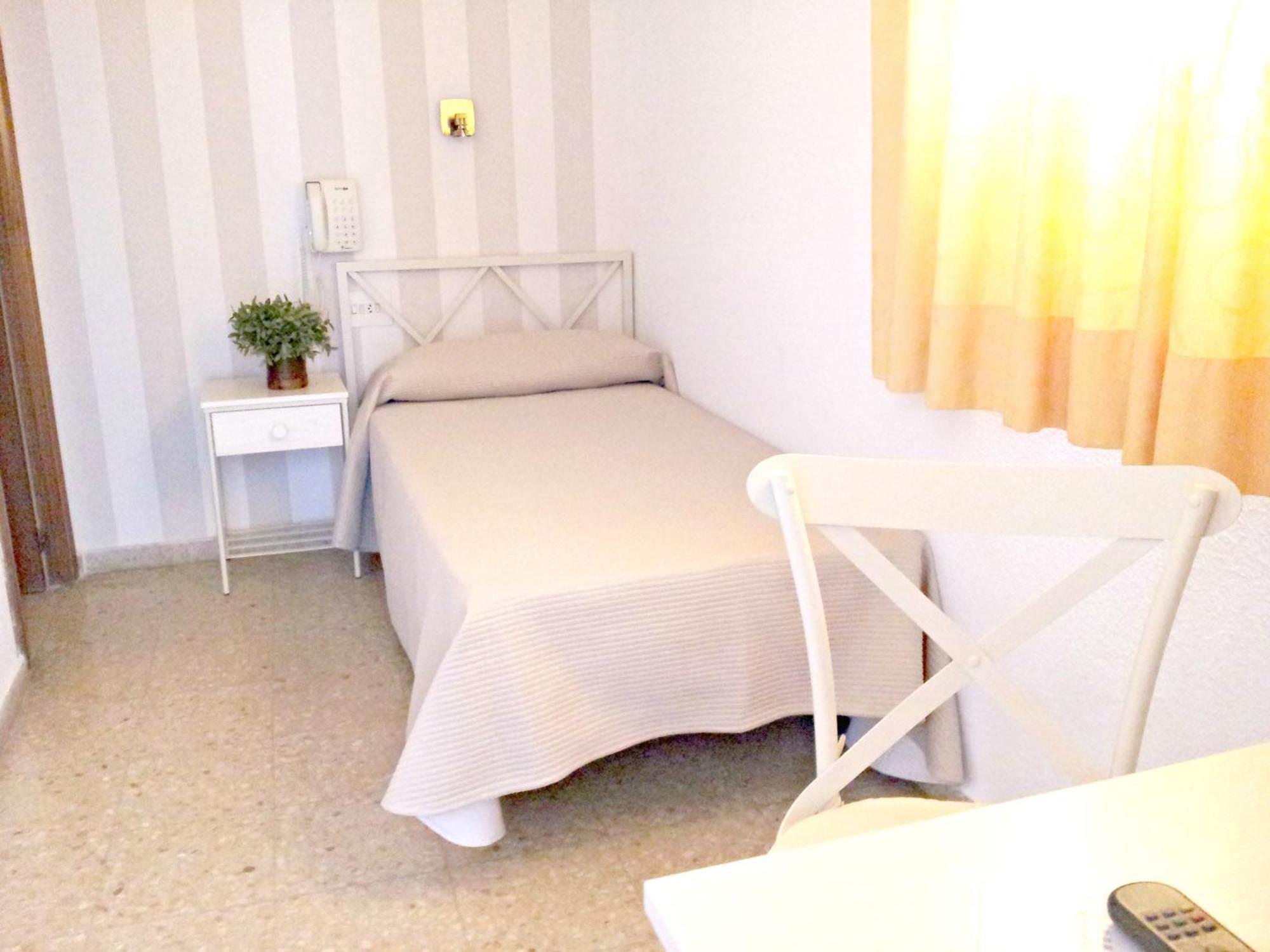 Single Room,1207781905:JPEG