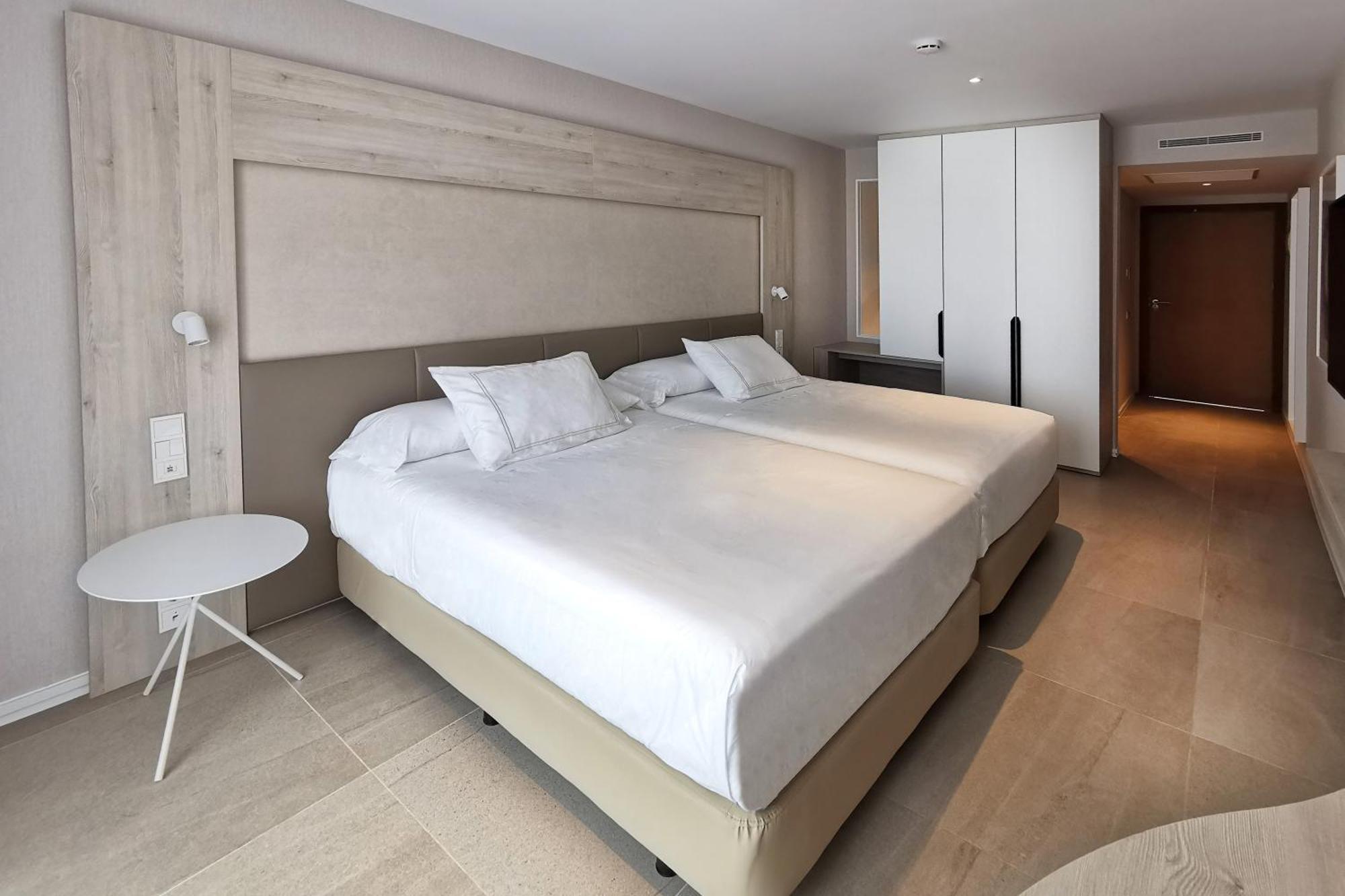 Double or Twin Room,1207860943:JPEG