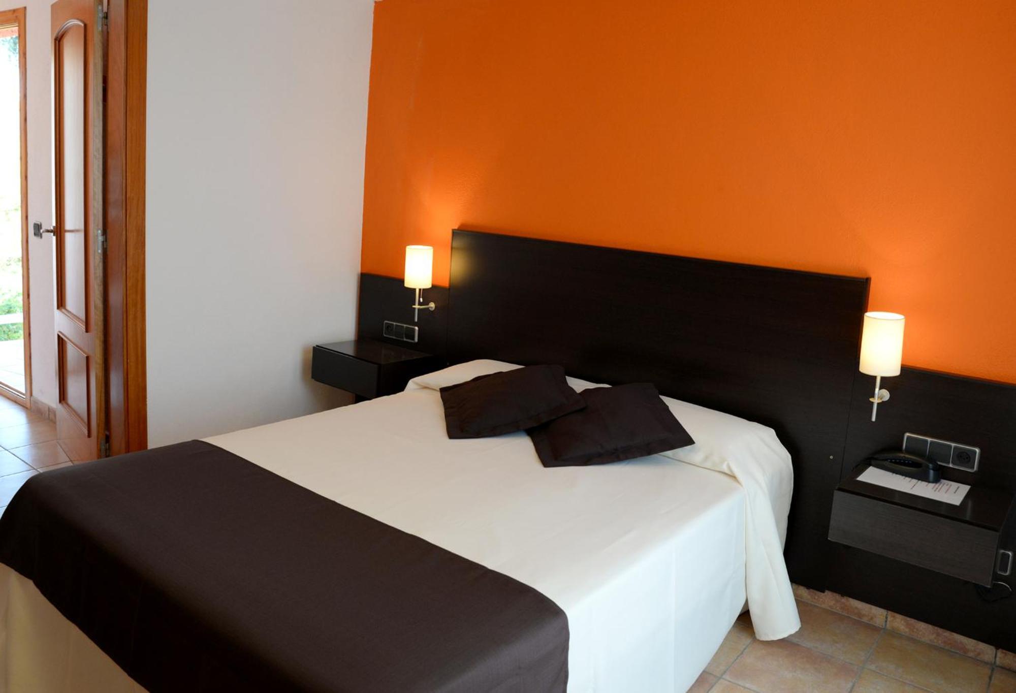 Triple Room,695400081:JPEG