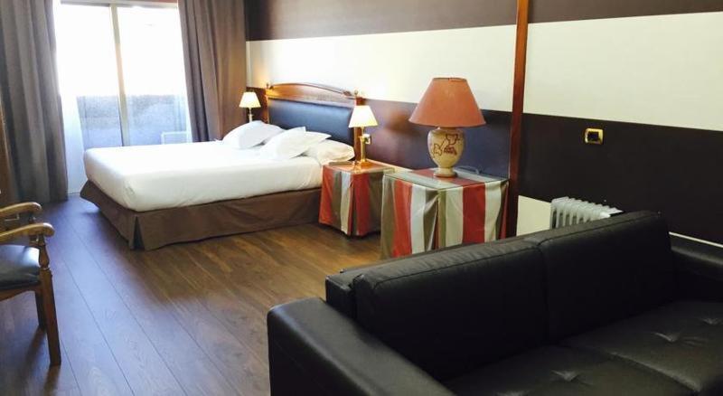 Quadruple Room,65494483:JPEG