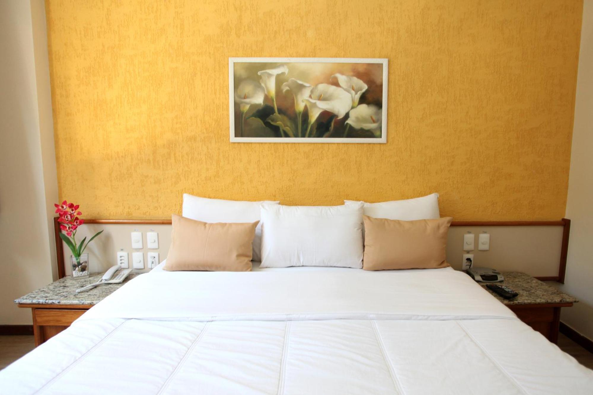 Triple Suite With Bathtub,1220458240:JPEG