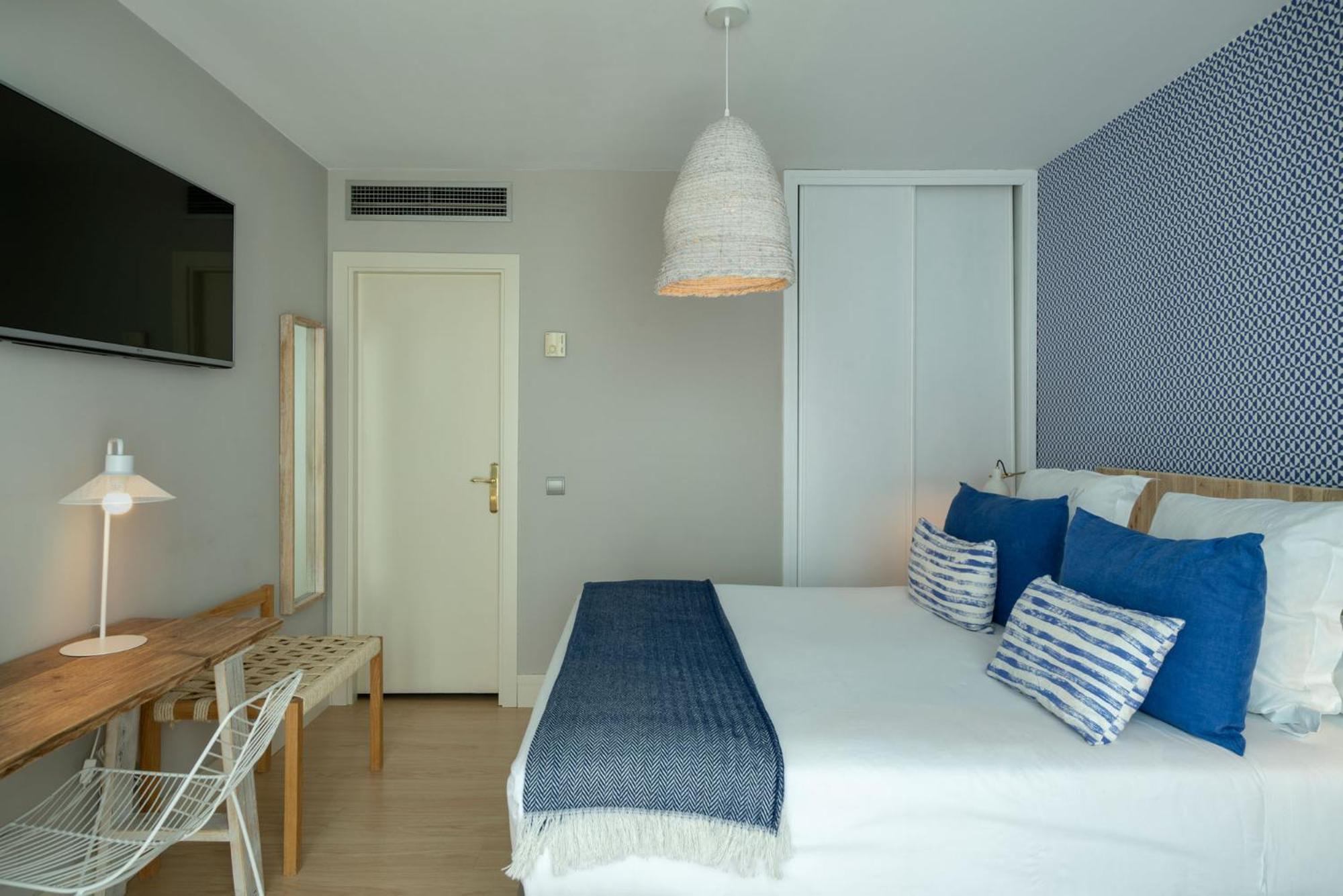 Room with Extra Bed,1272964891:JPEG