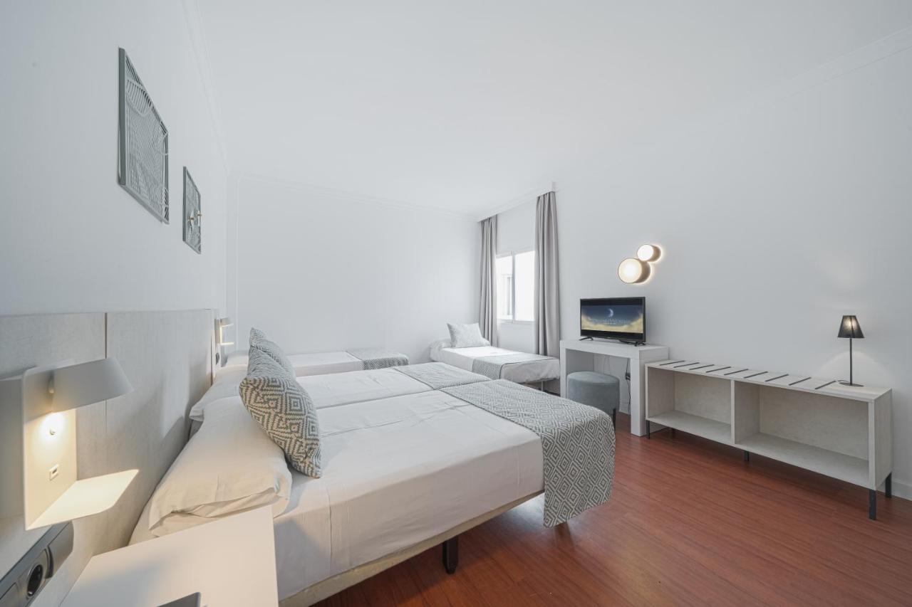 Double or Twin Room,817893839:JPEG