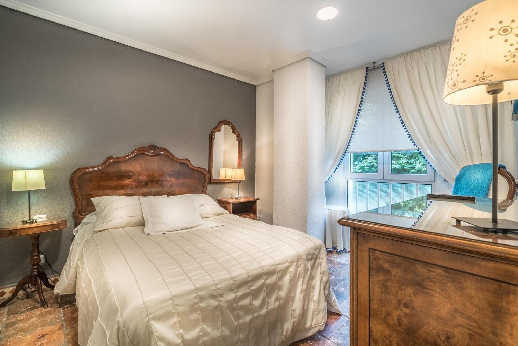 One-Bedroom Apartment,1765181041:JPEG