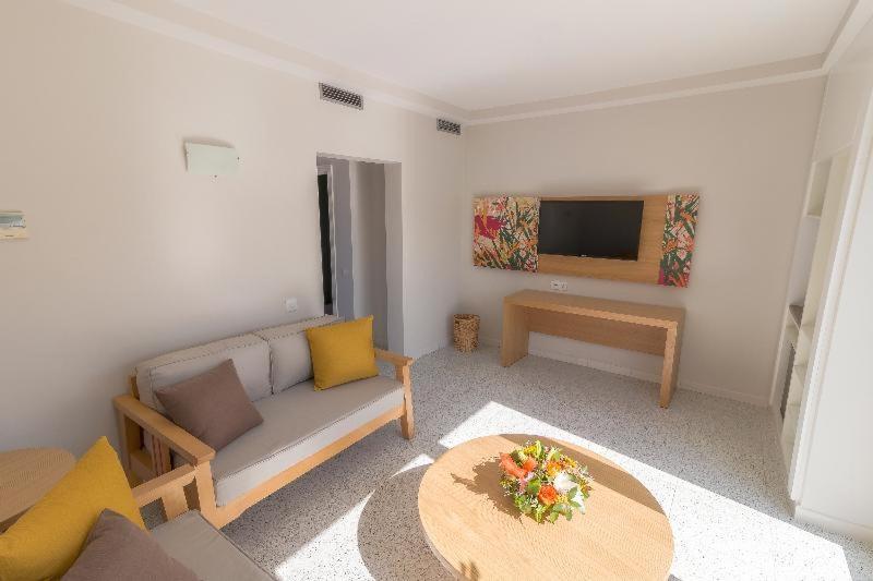 Habitación Familiar con balcón