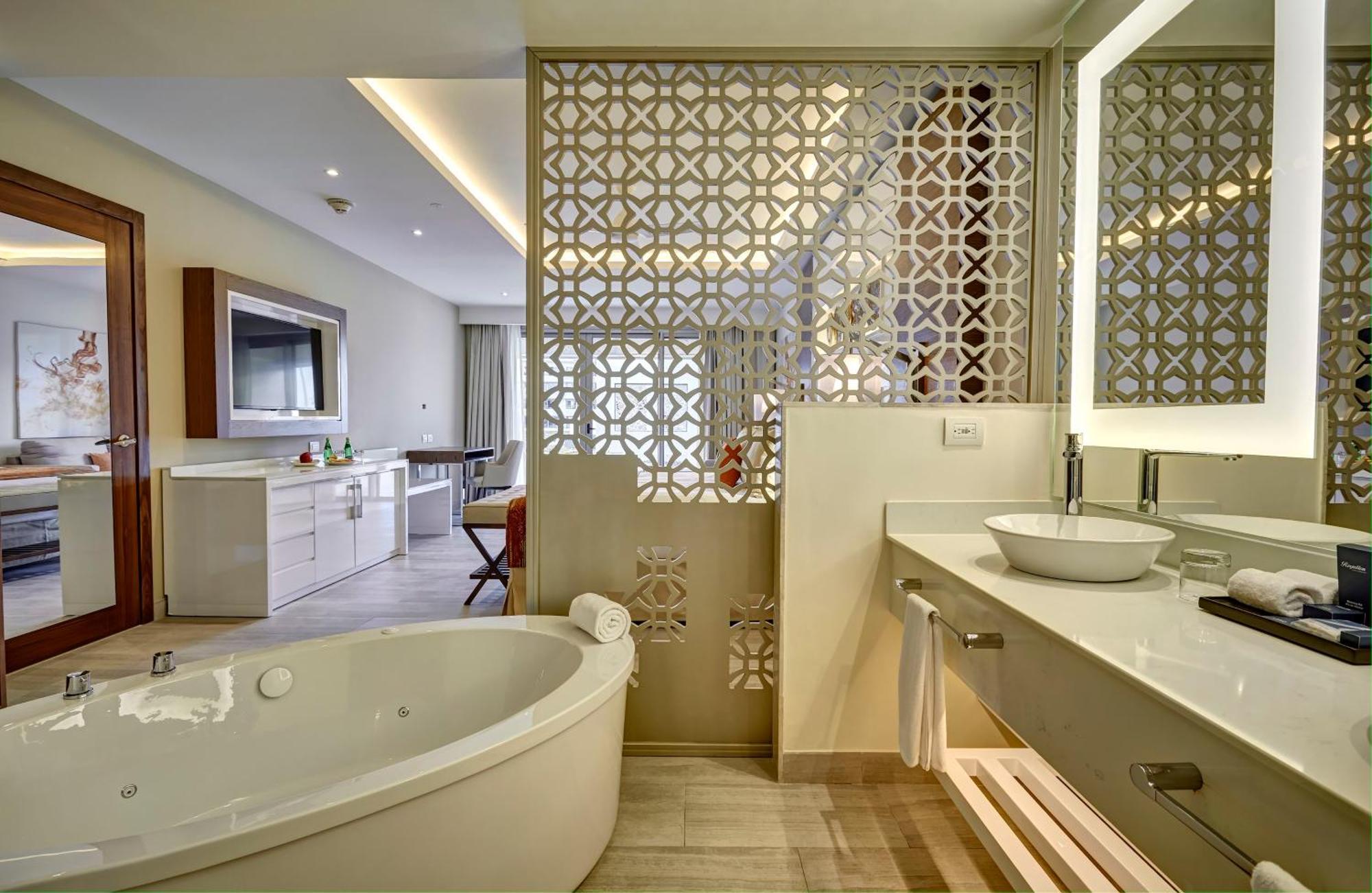 Luxury Junior Suite Ocean View,1758618341:JPEG