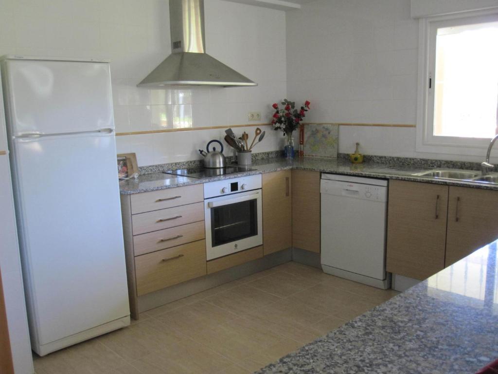 Three-Bedroom Apartment,1580561951:JPEG