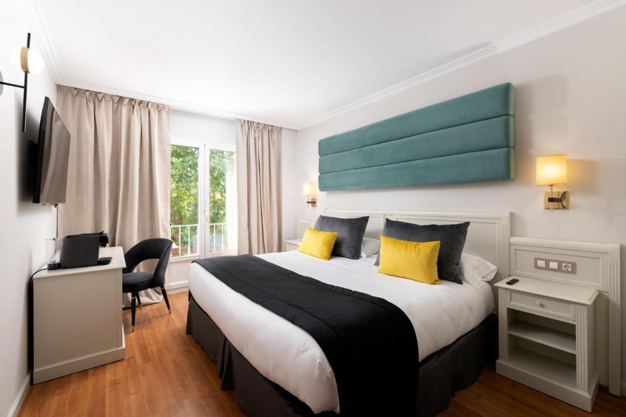 Double Room,1305666154:JPEG