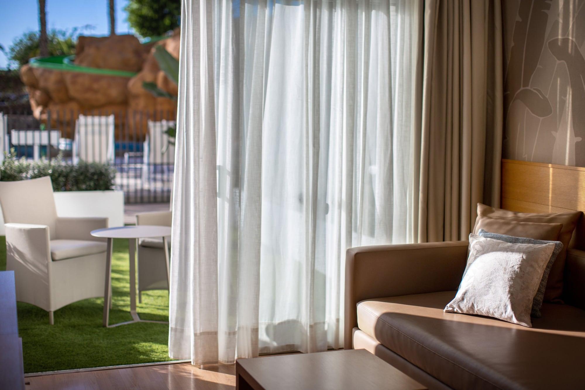 Suite Junior con vistas al jardín