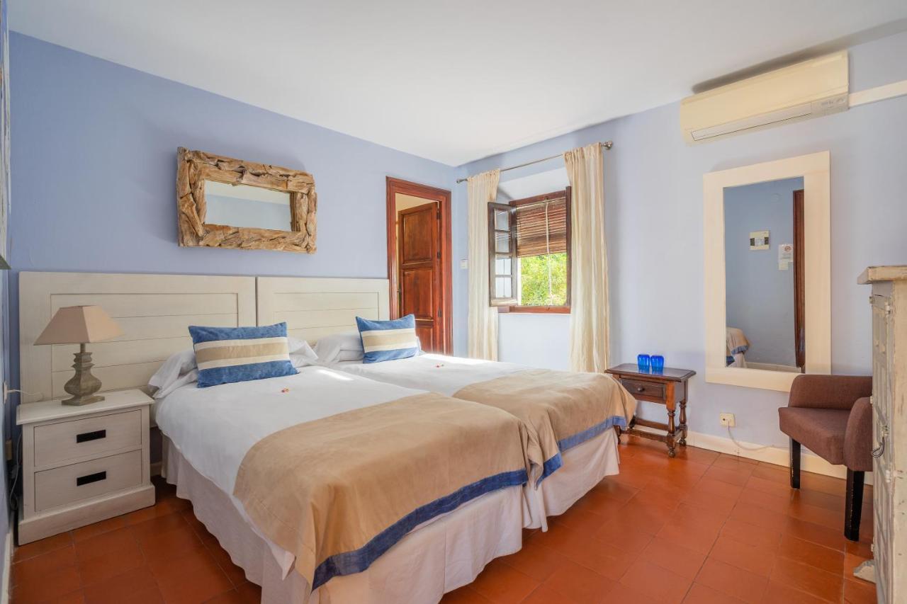 Standard Double or Twin Room,1327449956:JPEG
