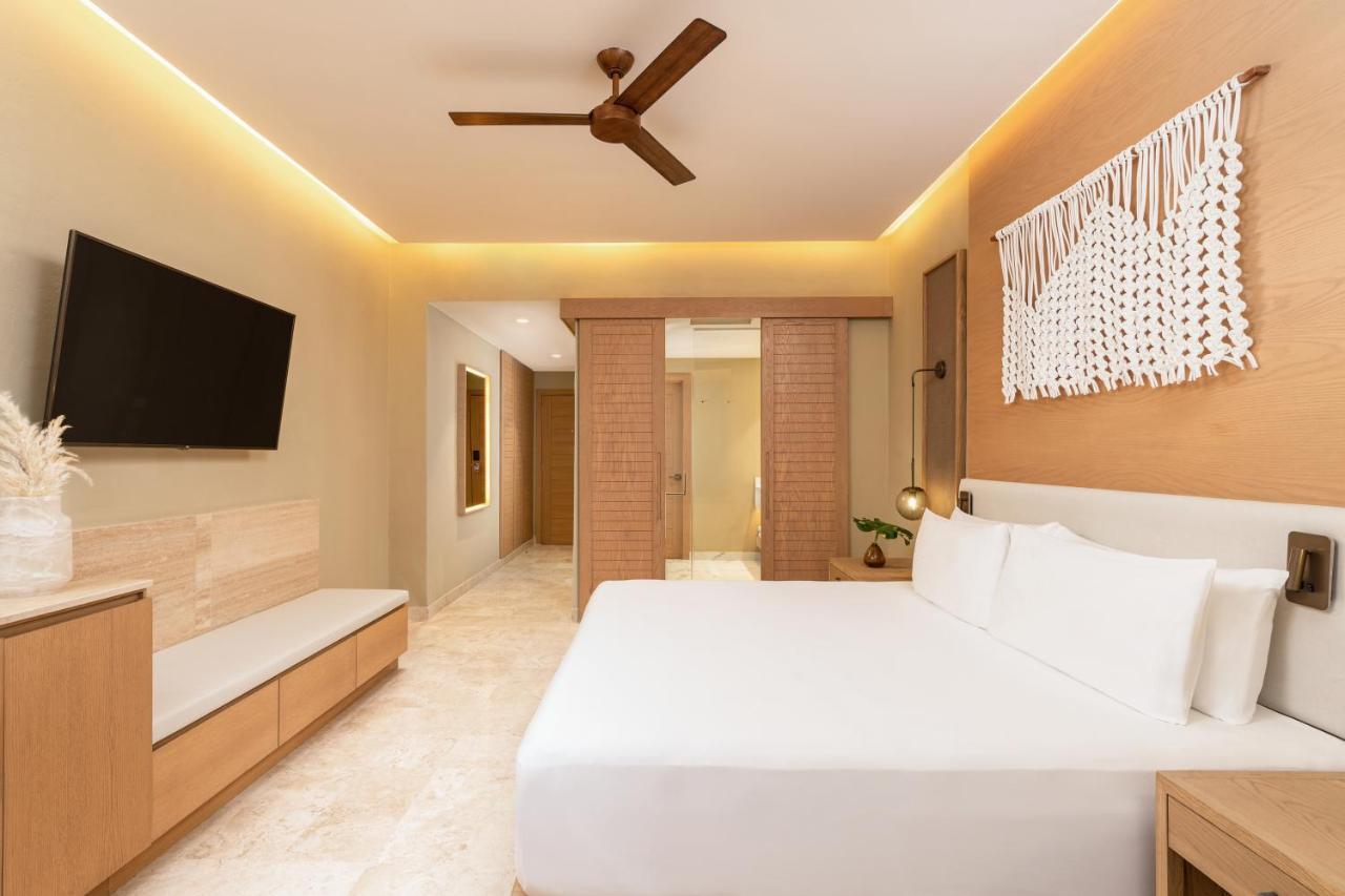 Junior King Suite Tropical View