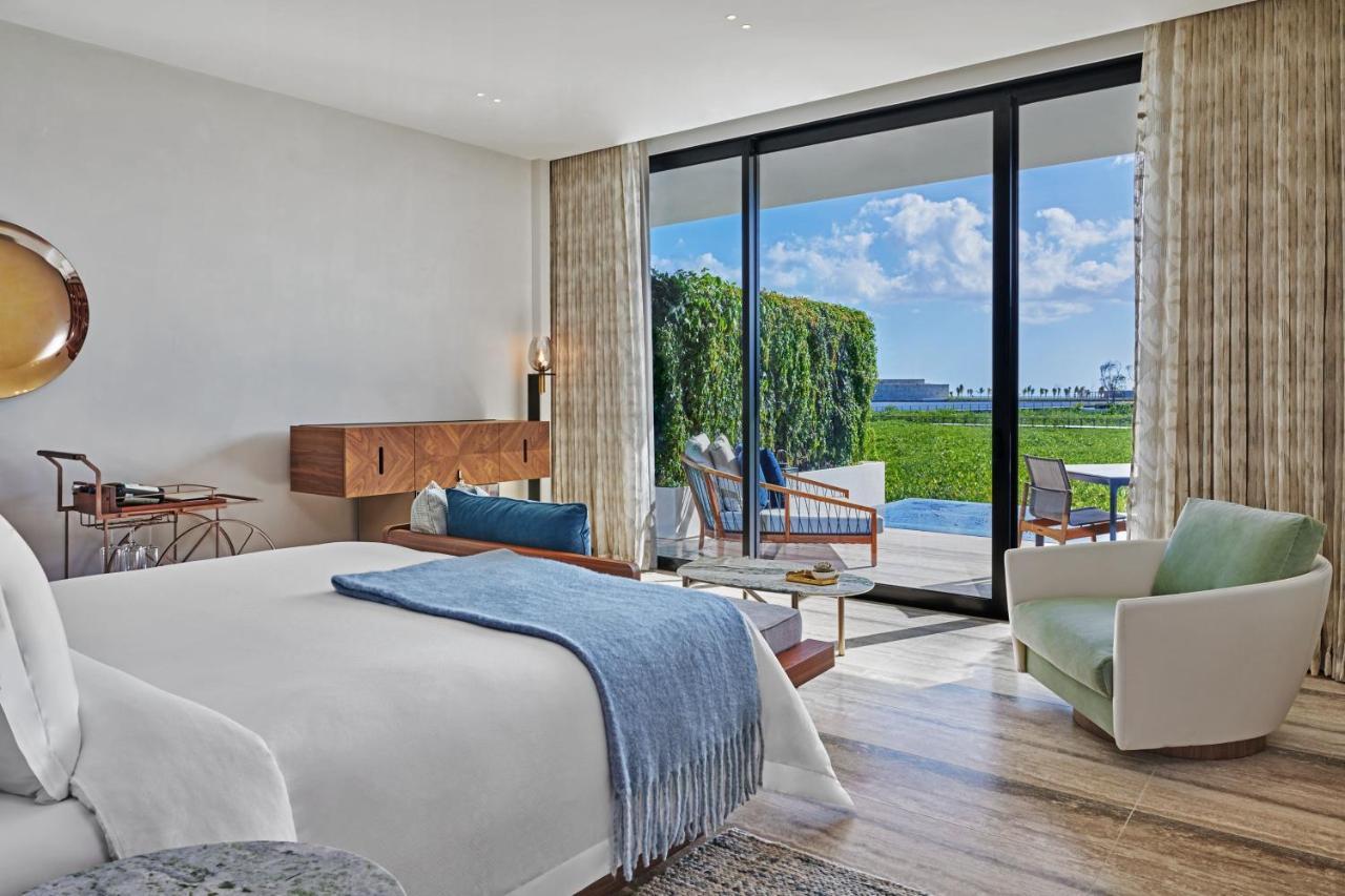 Grand Luxe Connecting Family Room with Private Pool and Ocean View