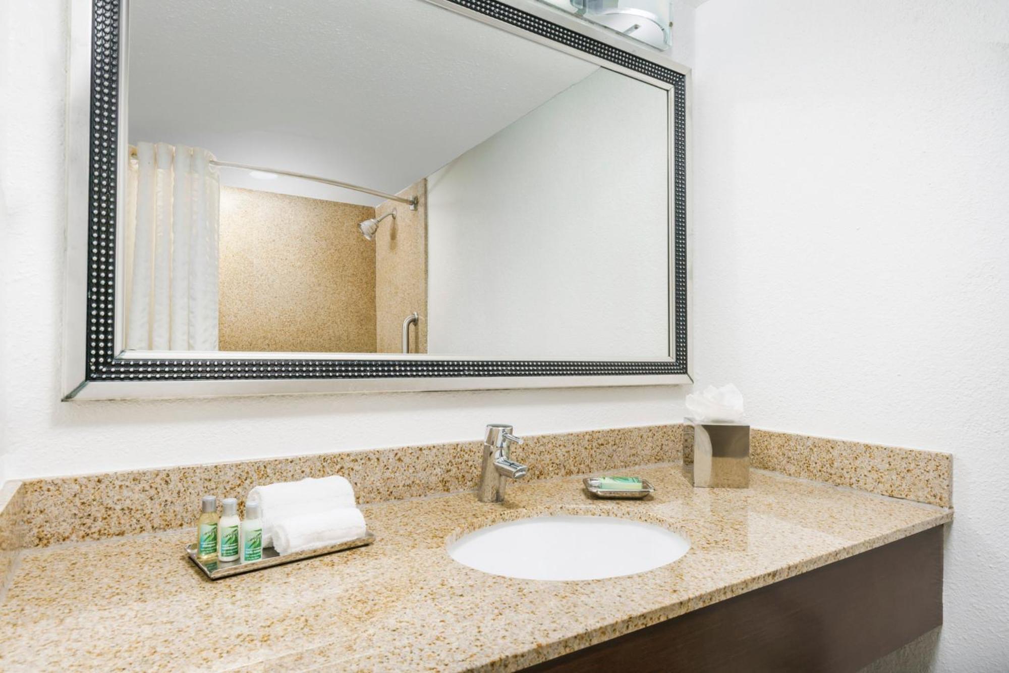 Two Beds Tower (Newly Renovated) -,1555238590:JPEG