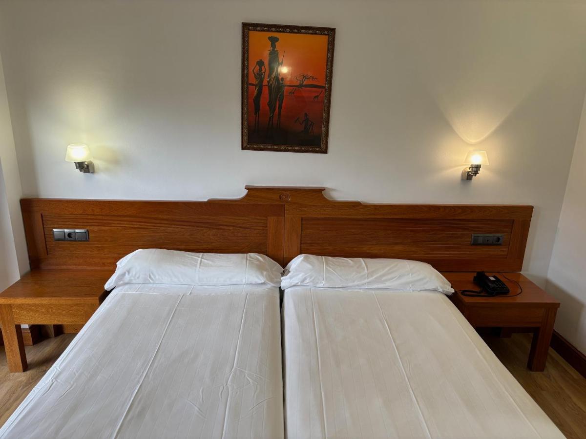 Twin Room,1498847620:JPEG