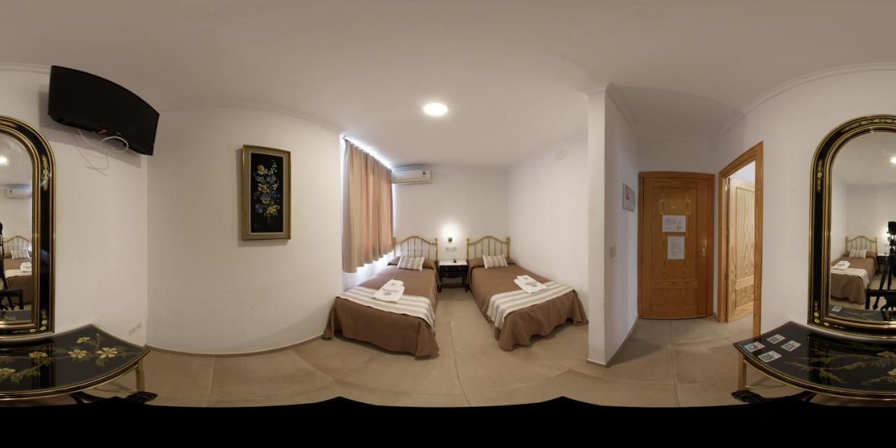 Superior Family Room,1498586878:JPEG
