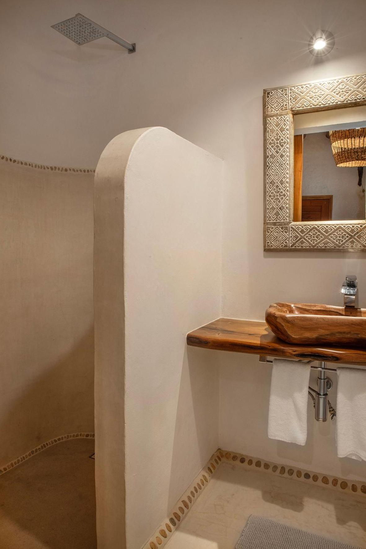 Standard Queen Room,1502465341:JPEG