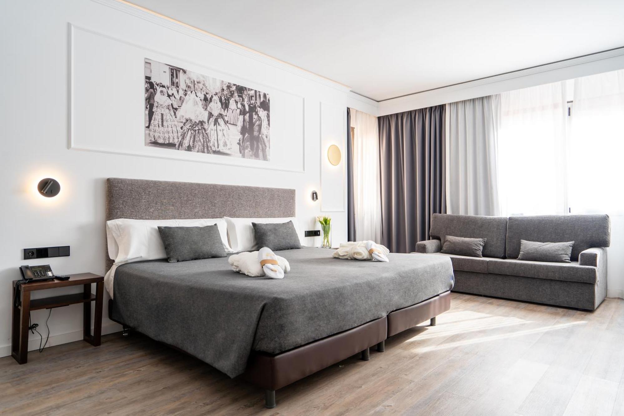 Junior Suite,1528666429:JPEG