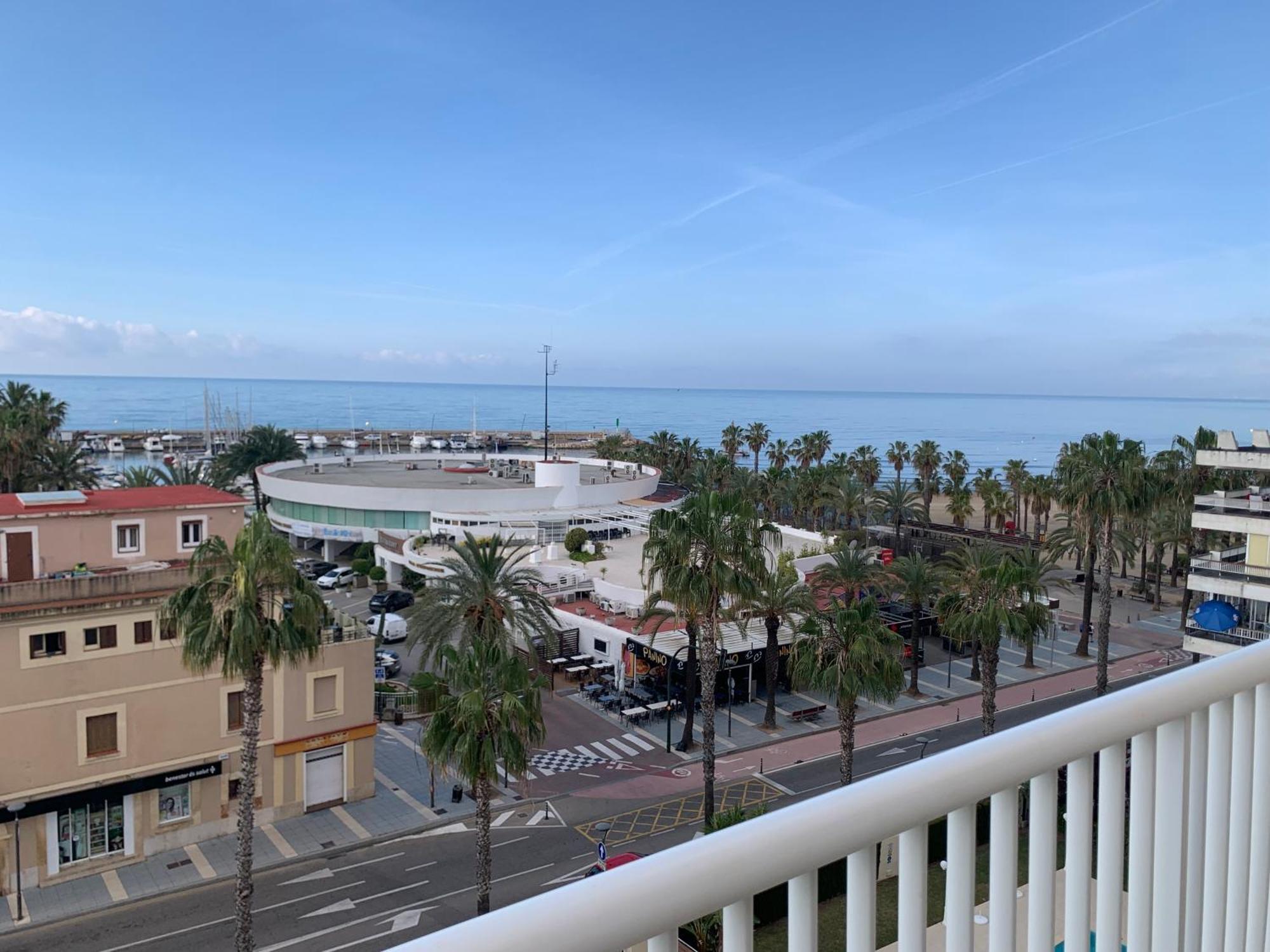 Habitación Doble Deluxe con balcón y vistas al mar