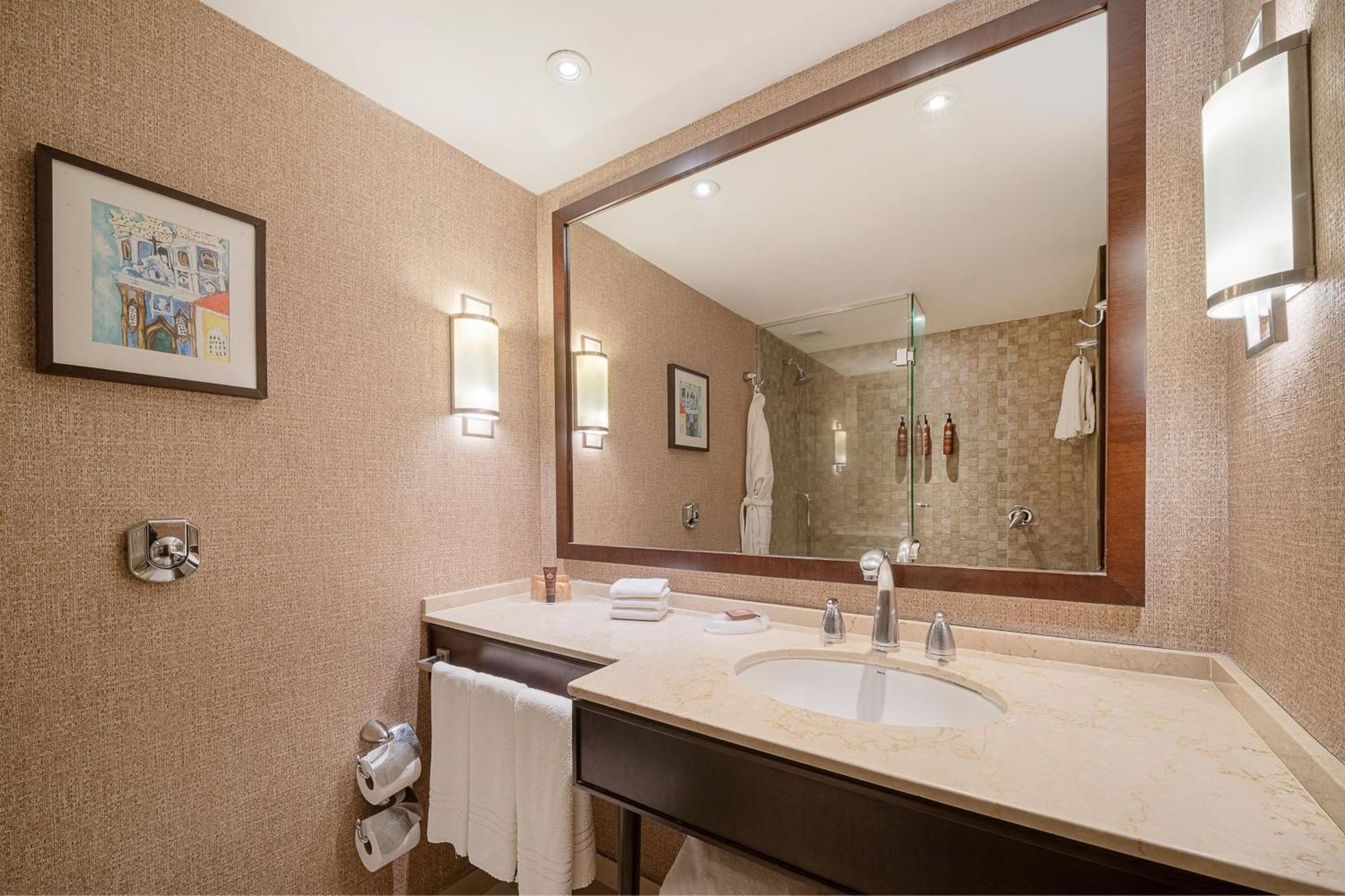 Duplex Suite Club lounge access 1 Bedroom Bi-level Suite,1706043351:JPEG