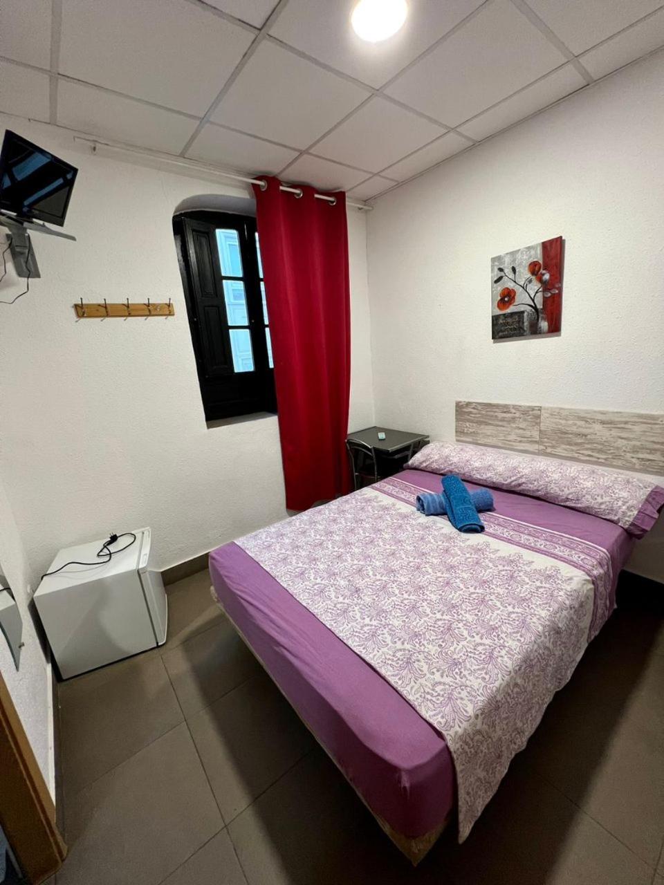 Double or Twin Room Private Bathroom
