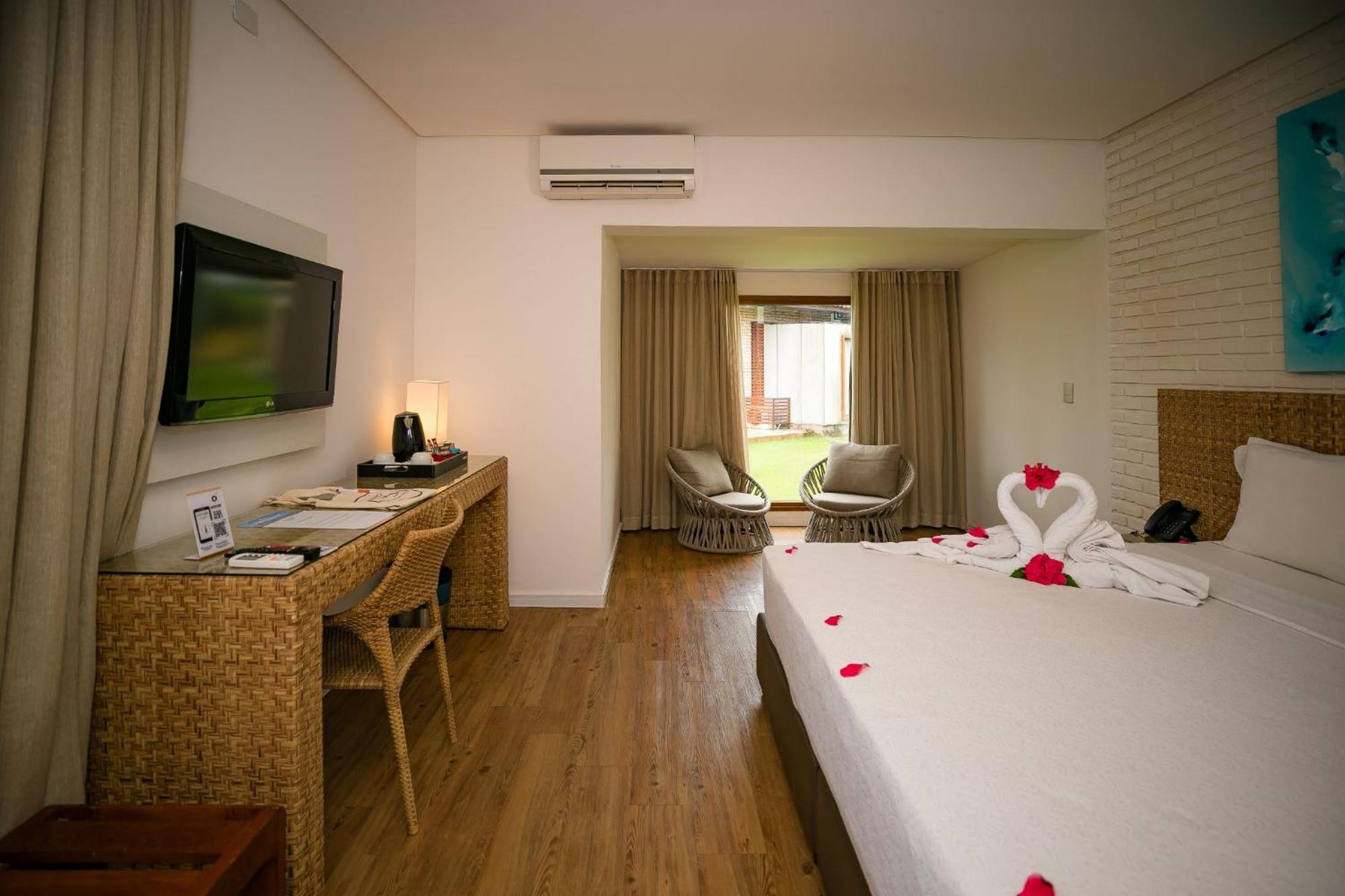 Bungalow with Garden View,1541094802:JPEG