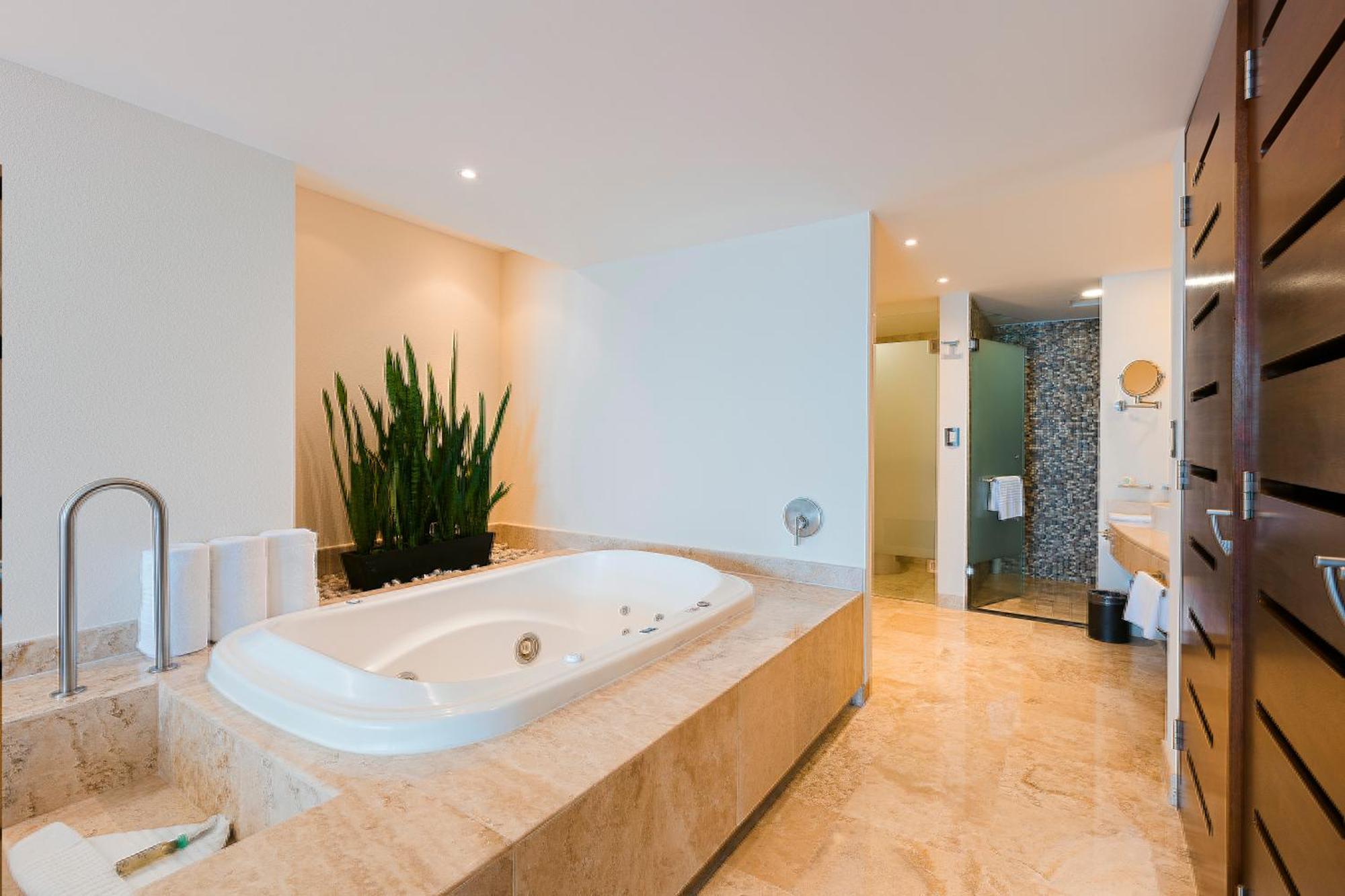 Master Suite,1551875350:JPEG