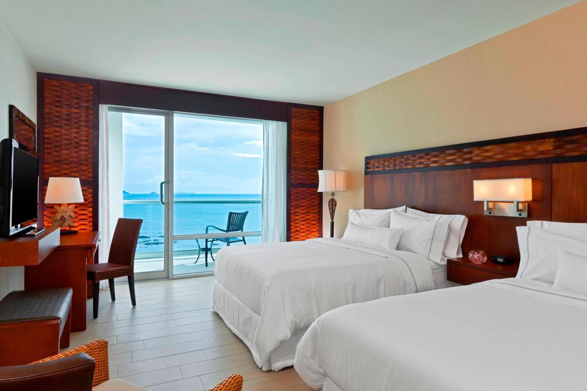 Deluxe Guest room 2 Queen Ocean view Balcony
