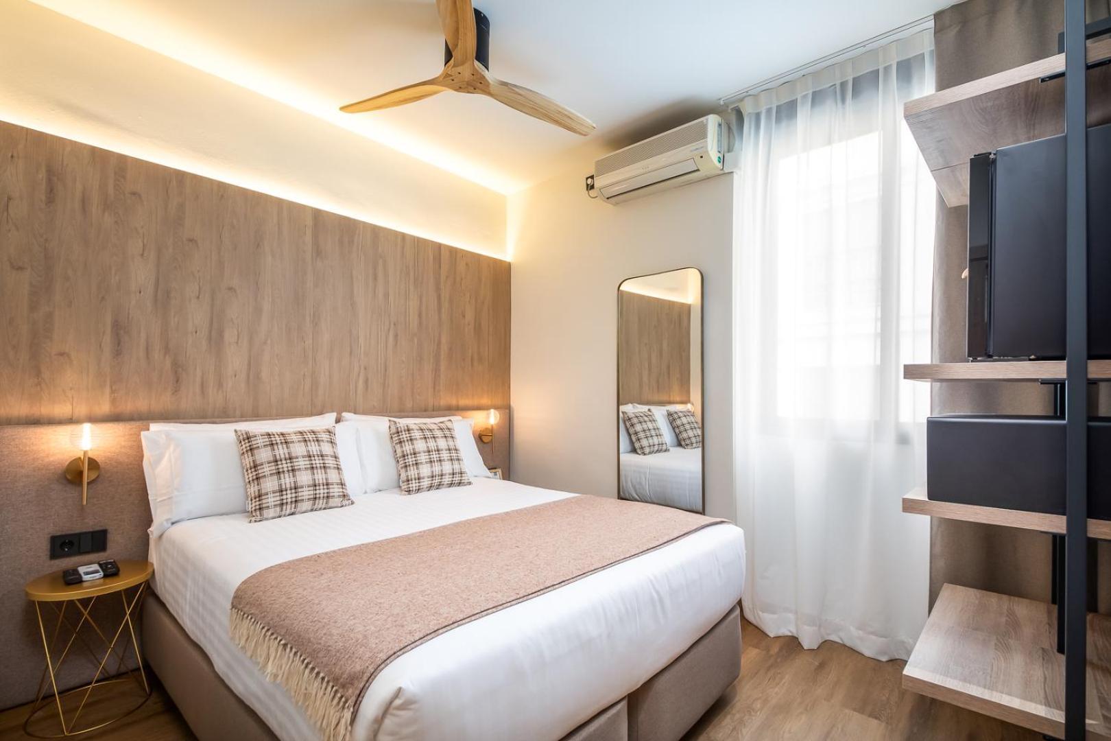 Deluxe Room,1563301948:JPEG