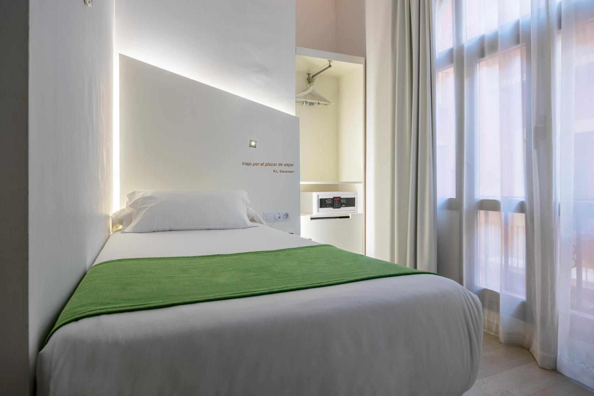 Single Room,1584394656:JPEG