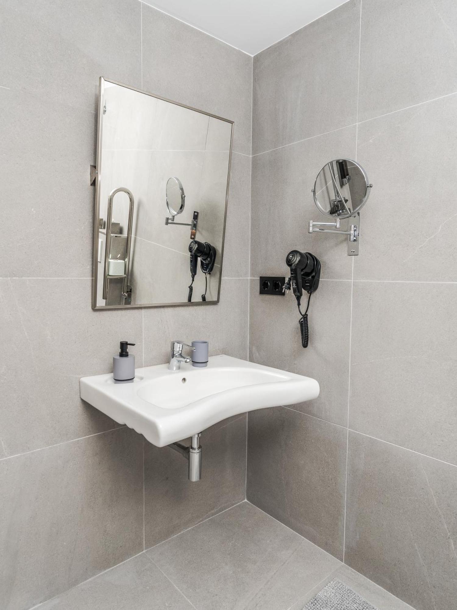 Double or Twin Room Disability Access
