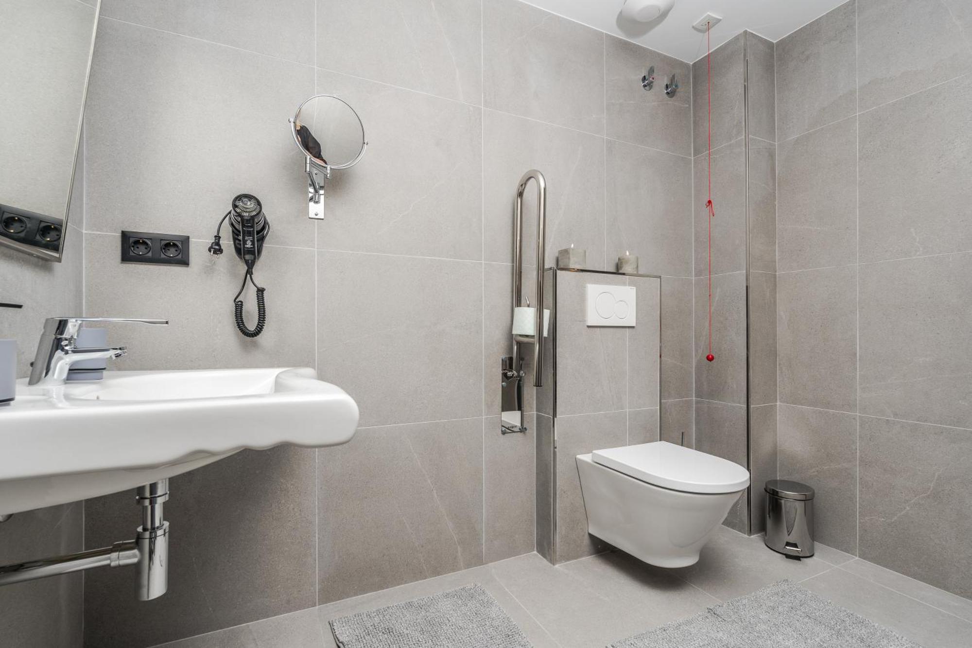 Double or Twin Room Disability Access