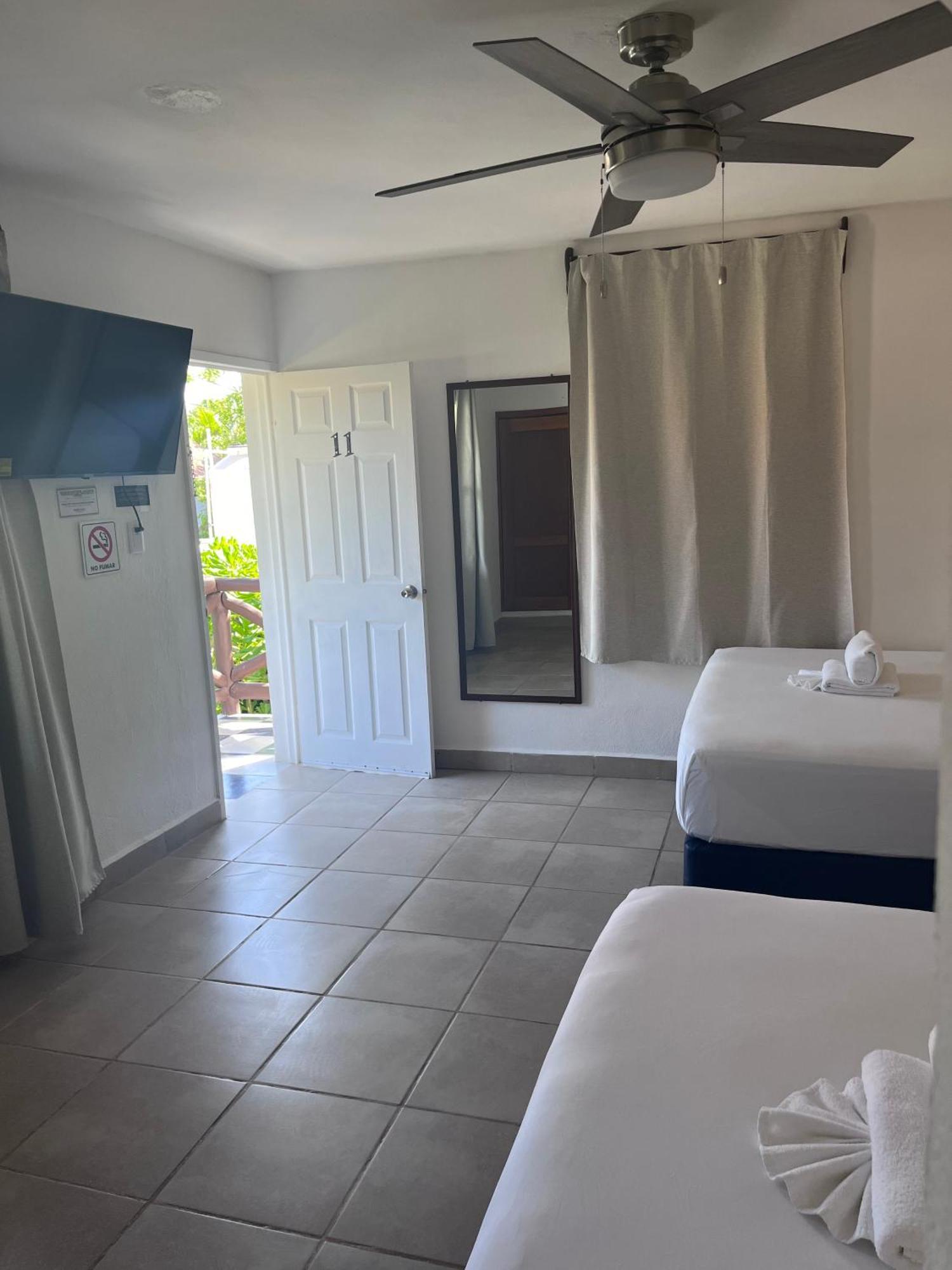 Two Twin Beds,1600267573:JPEG