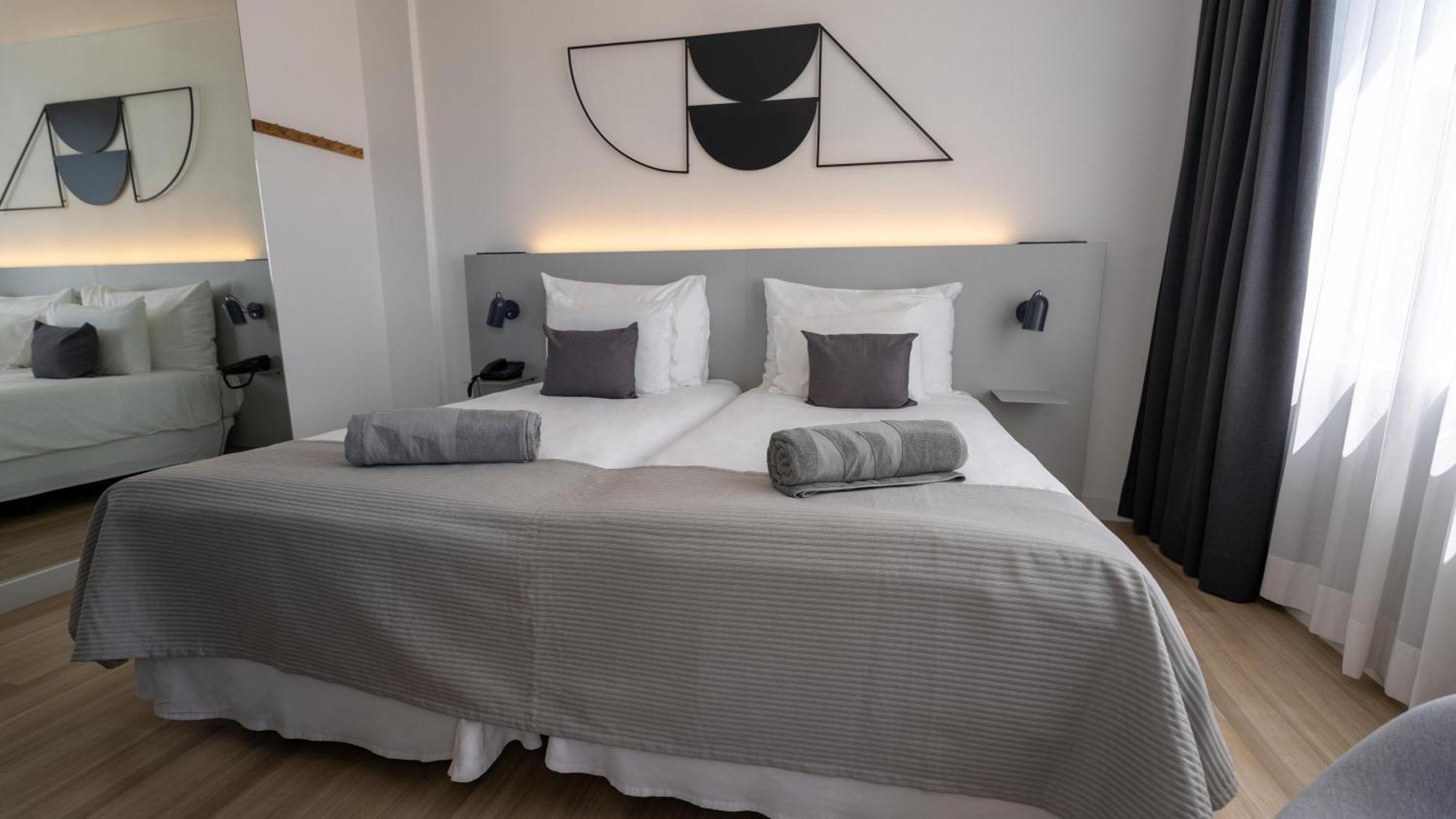 Standard Suite,1612956988:JPEG
