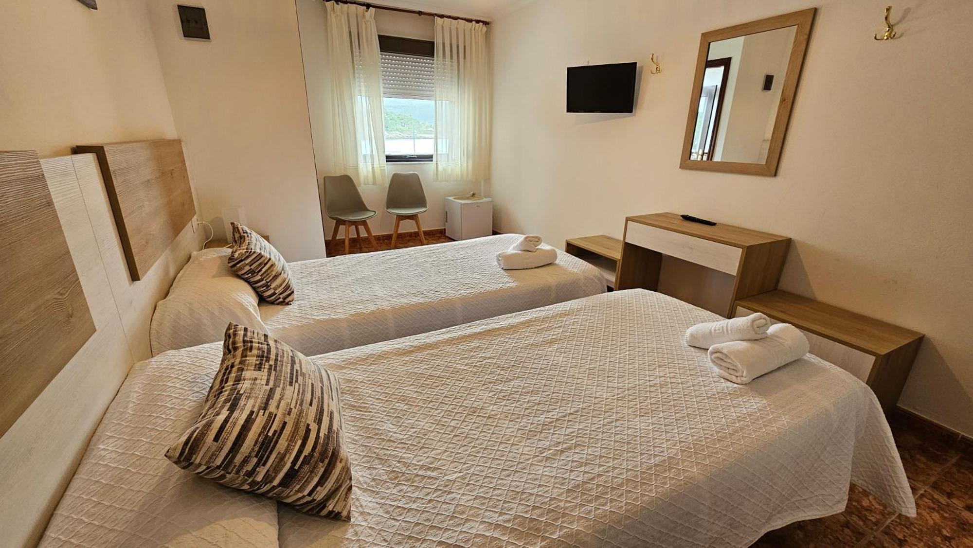 Twin Room,1613699014:JPEG