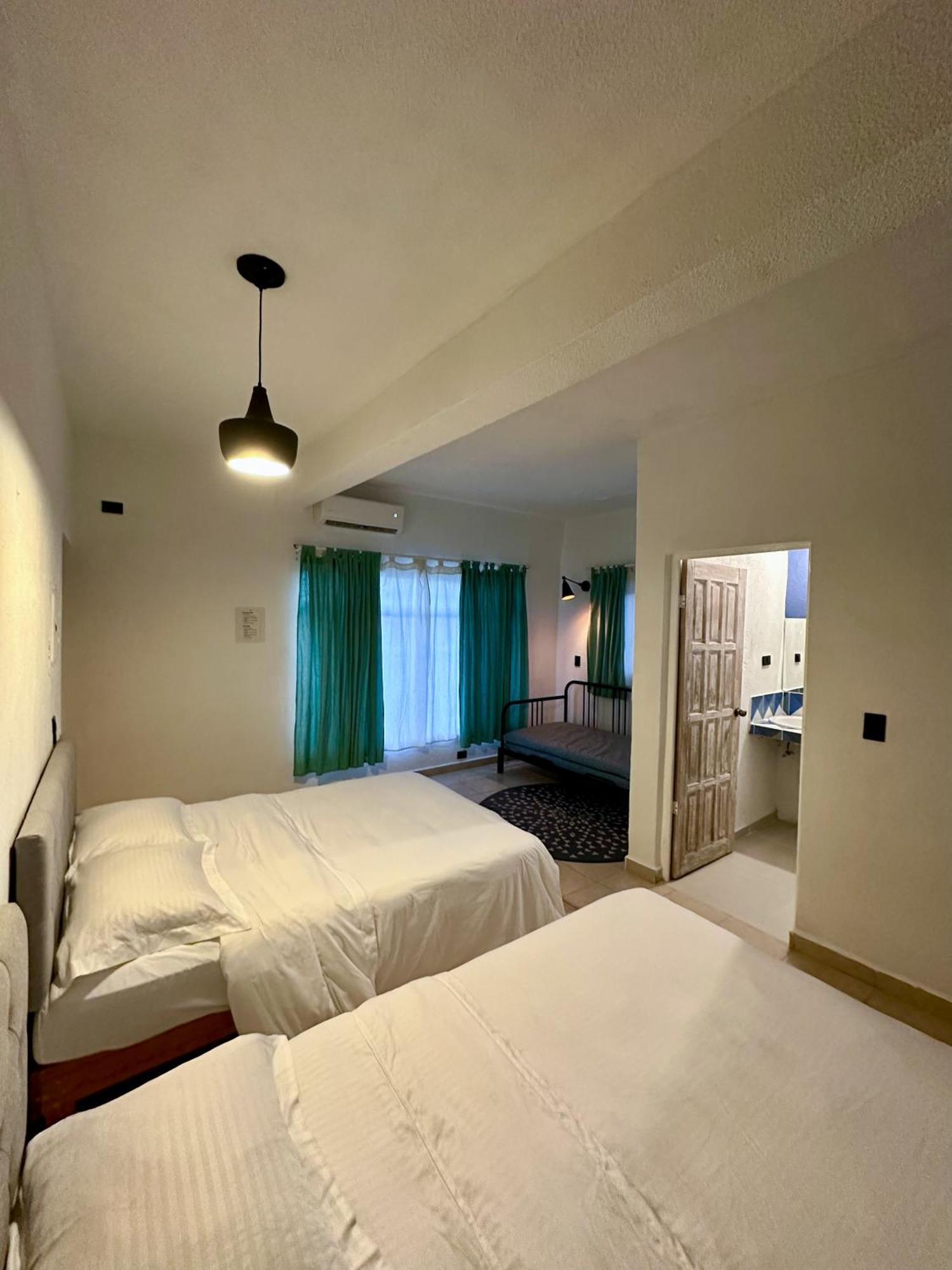 Habitación Familiar con baño privado