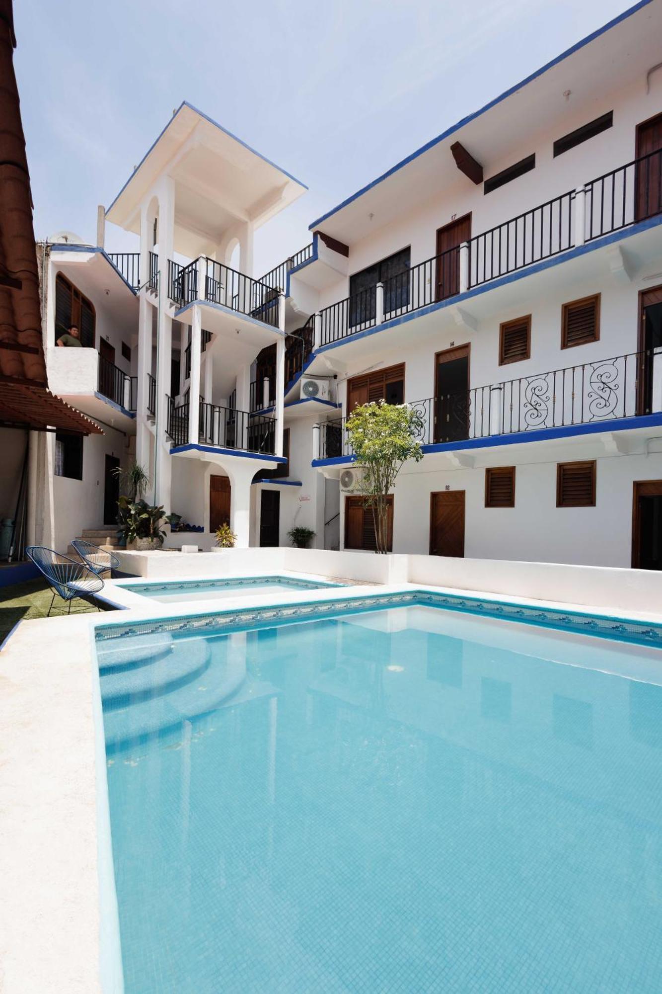 Habitación Doble con vistas a la piscina - 2 camas
