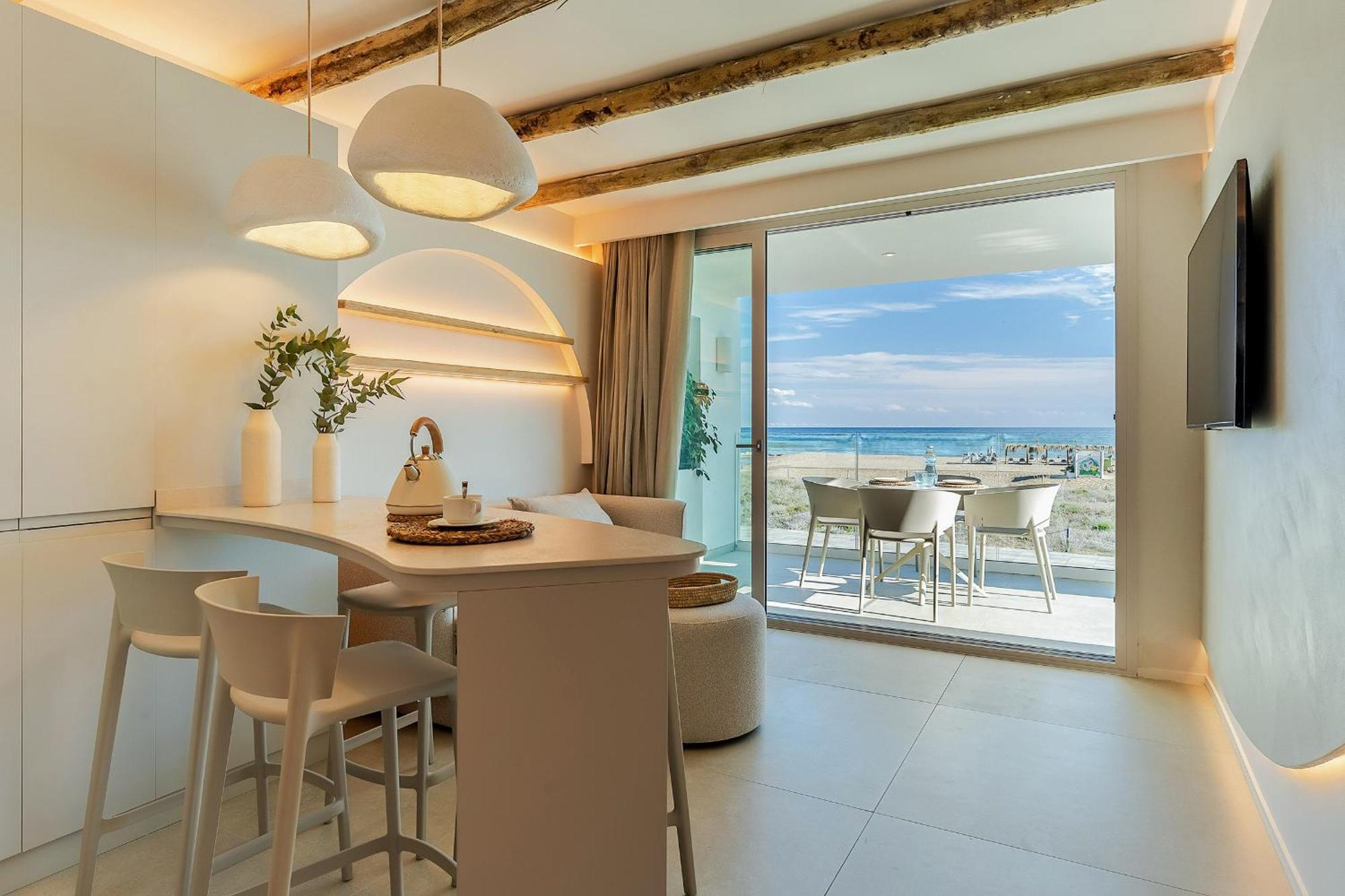 Apartamento de 1 dormitorio con balcón y vistas al mar