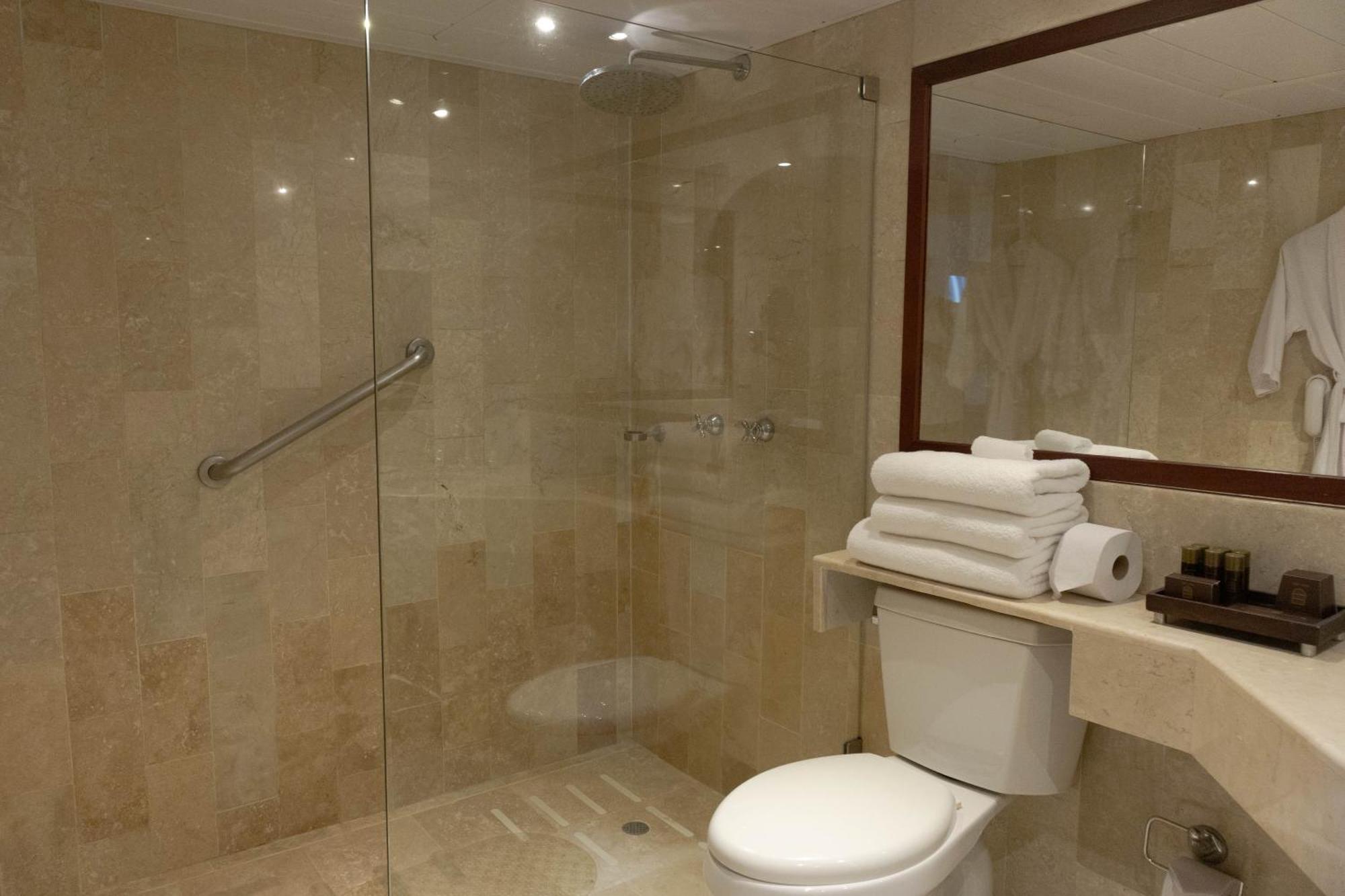 2 Kings-2 Bedroom Suite-ocean View,1657860008:JPEG