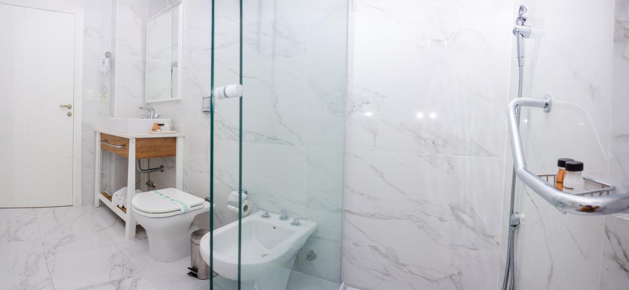 Deluxe Room,1658372249:JPEG