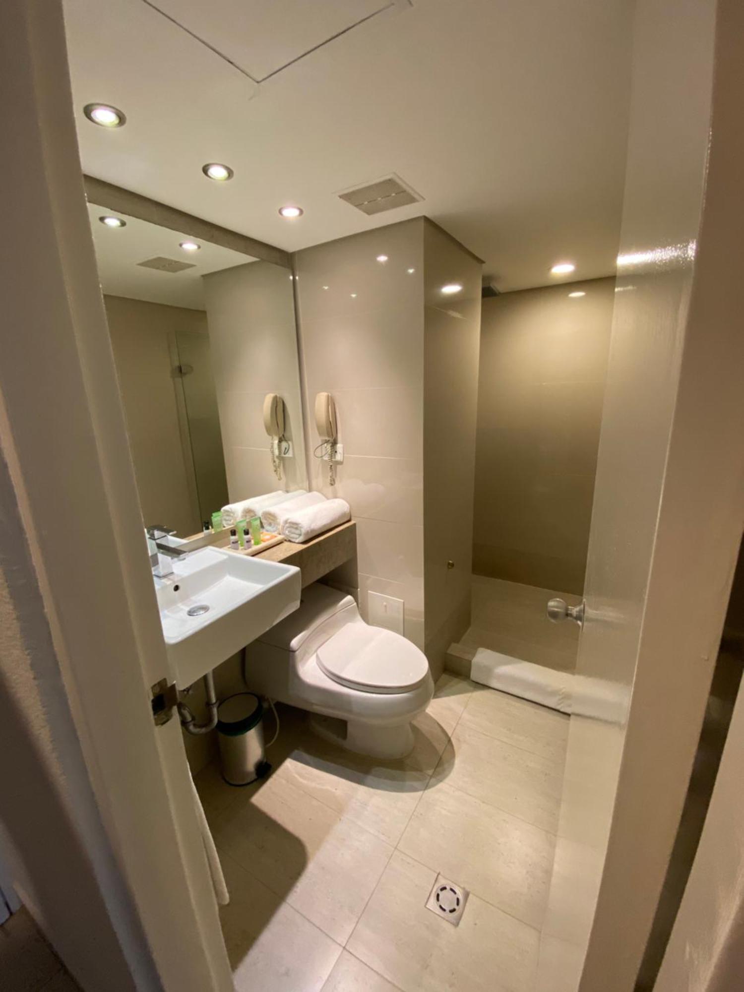 Deluxe Double Room,1681725527:JPEG