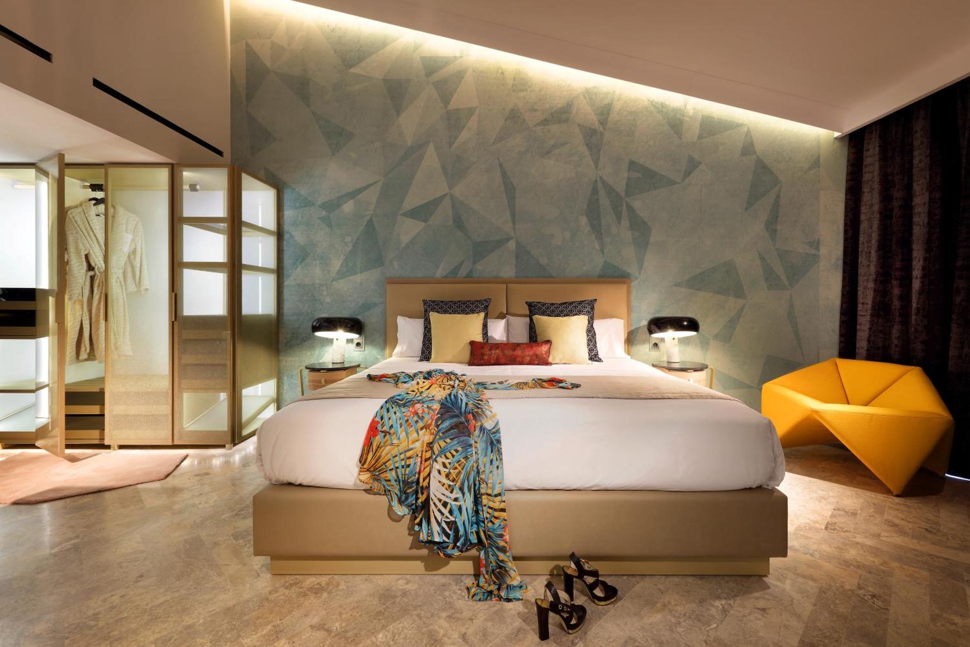 Suite Size Does Matter con entrada al club Ushuaia
