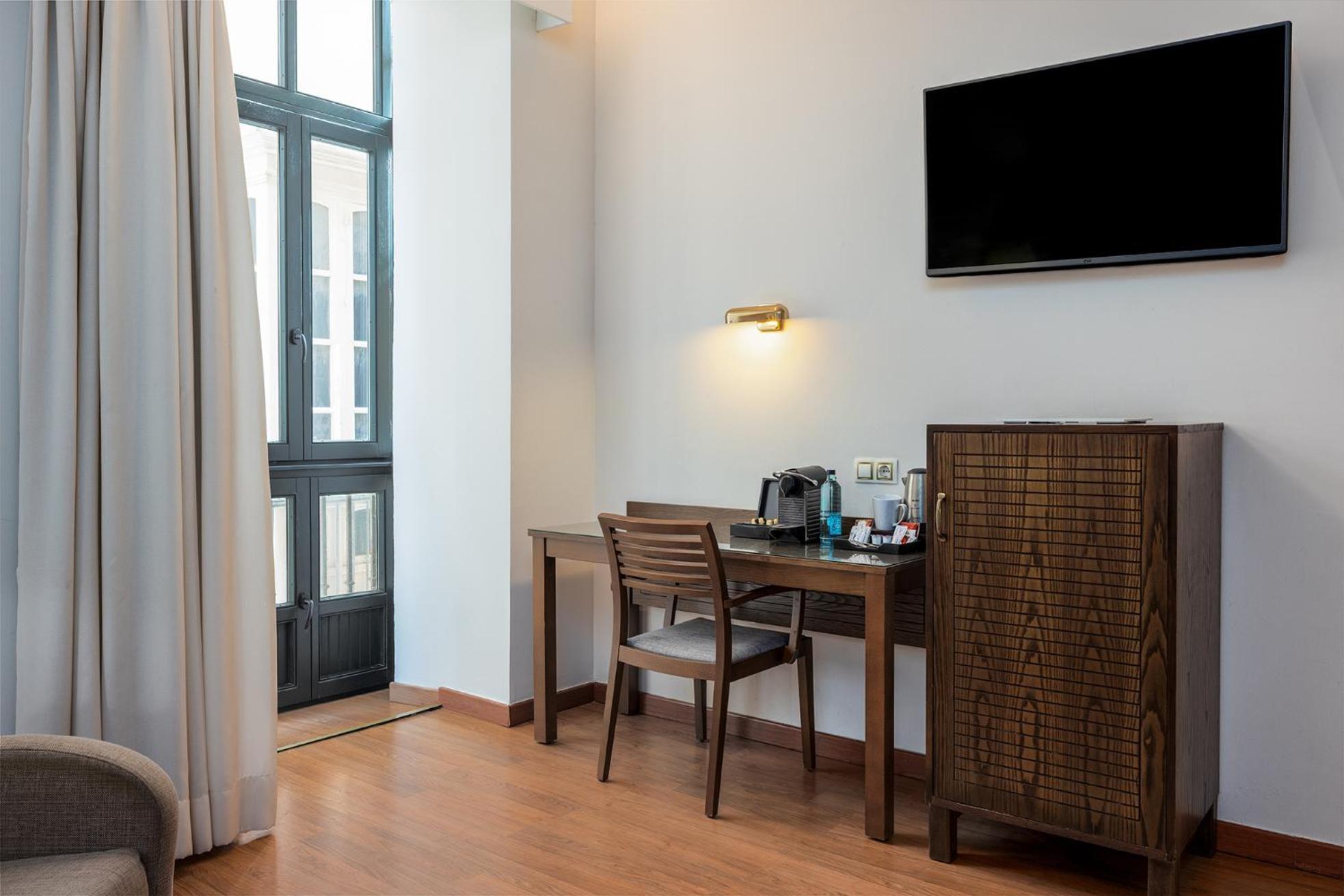 Junior Suite,1668047209:JPEG