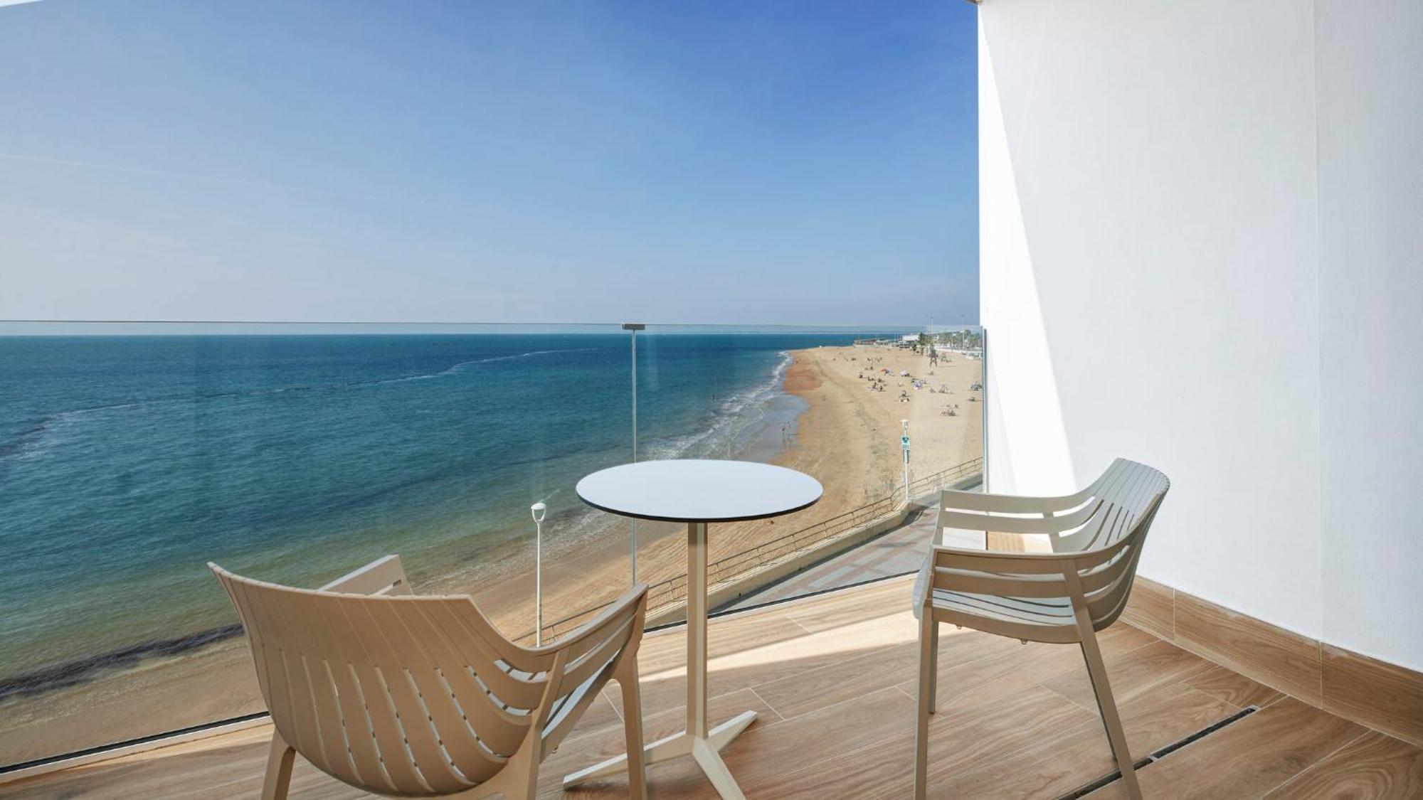 Habitación Triple Superior con vistas al mar