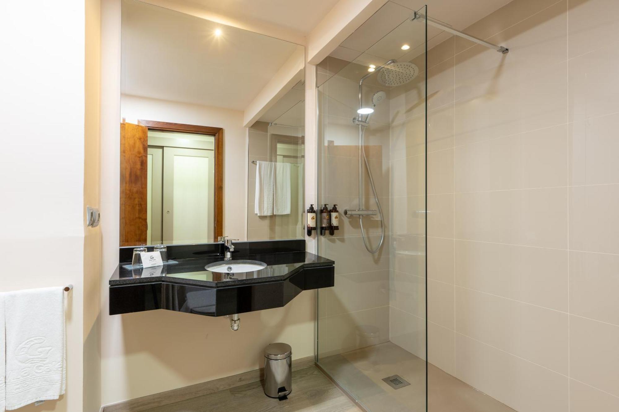 Habitación Doble con vistas al mar (2 adultos + 1 niño) - 1 o 2 camas